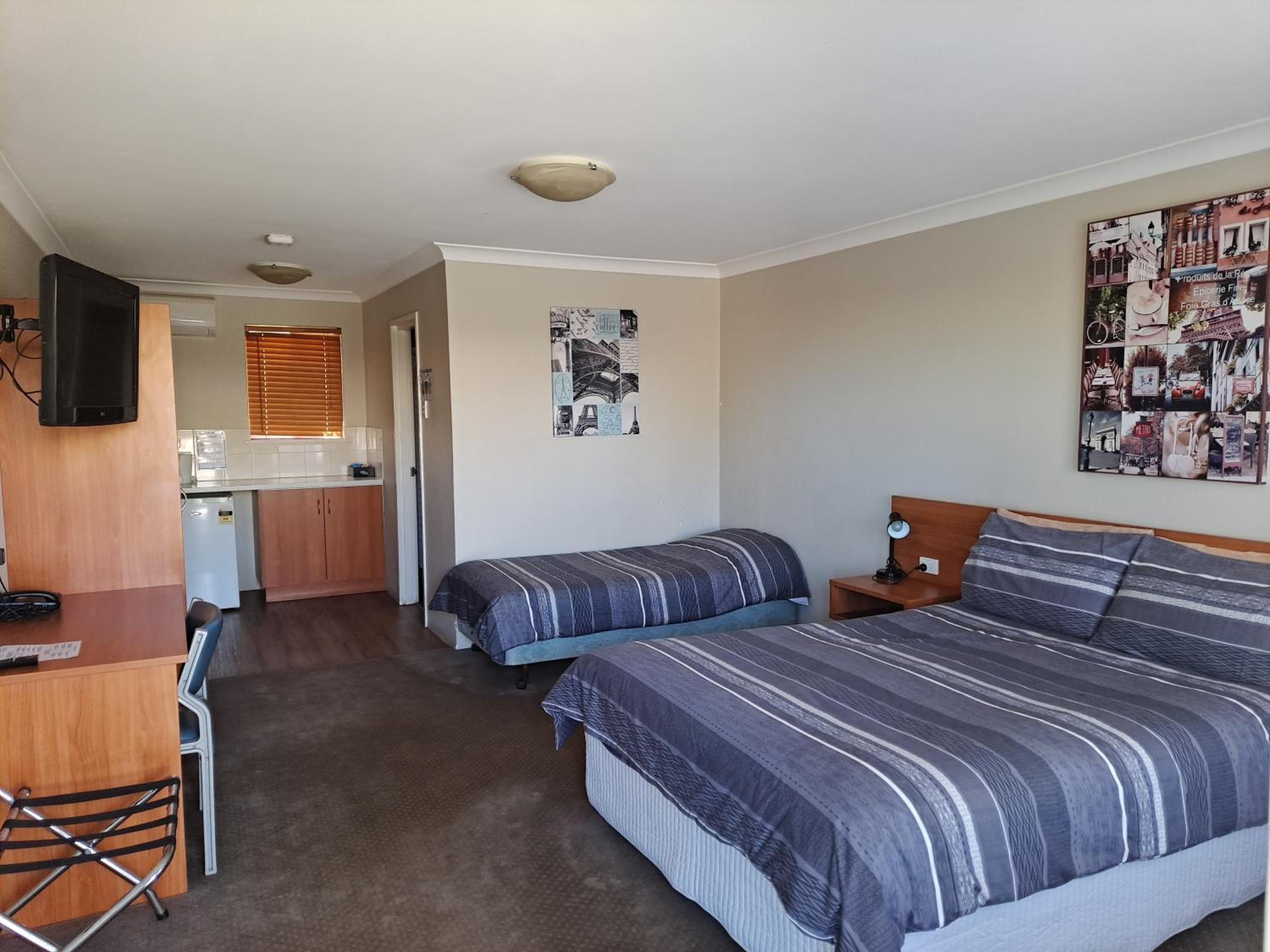 Standard Double or Twin Room photo 2