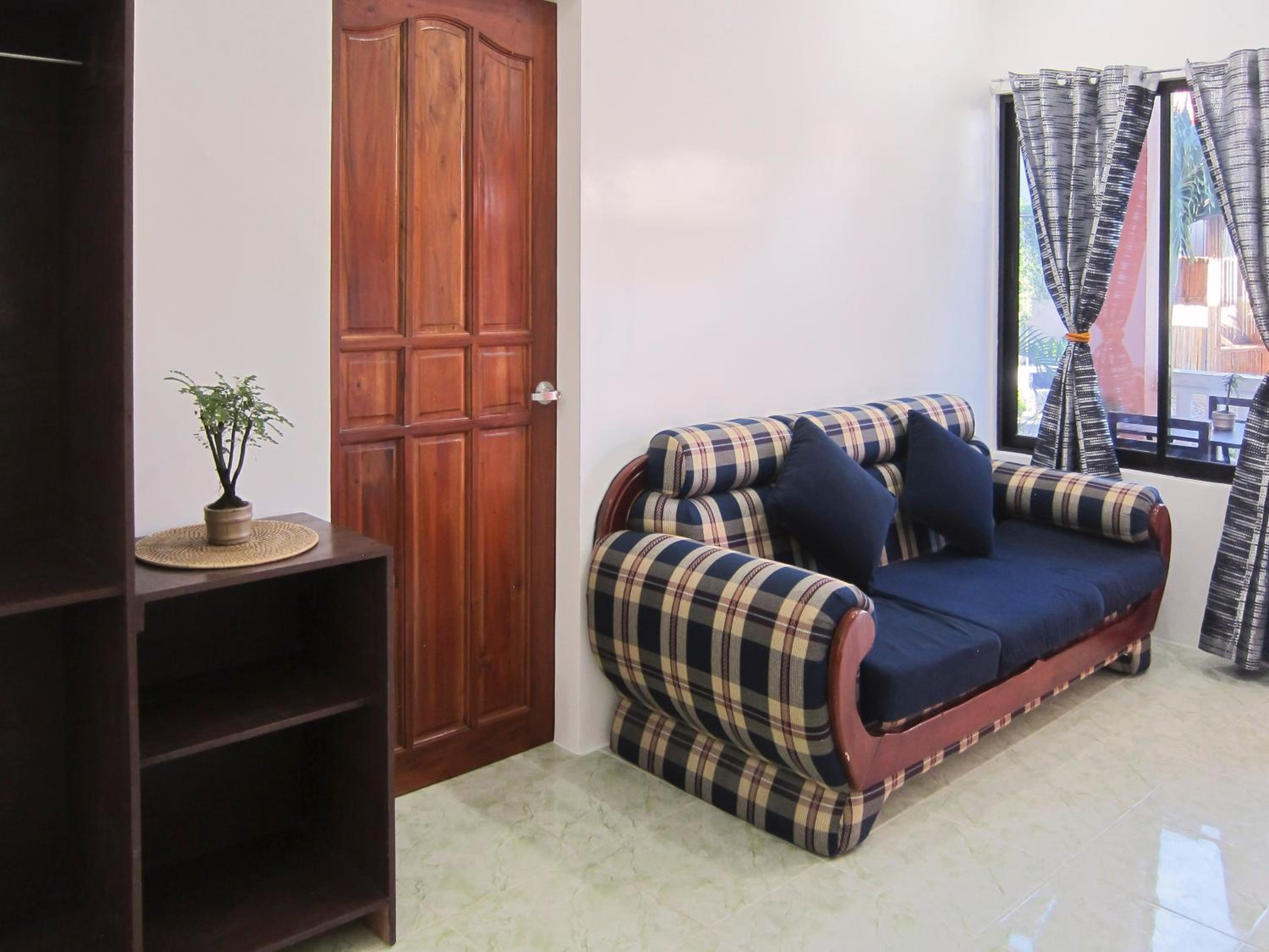 Apartment with Garden View - Photo 45