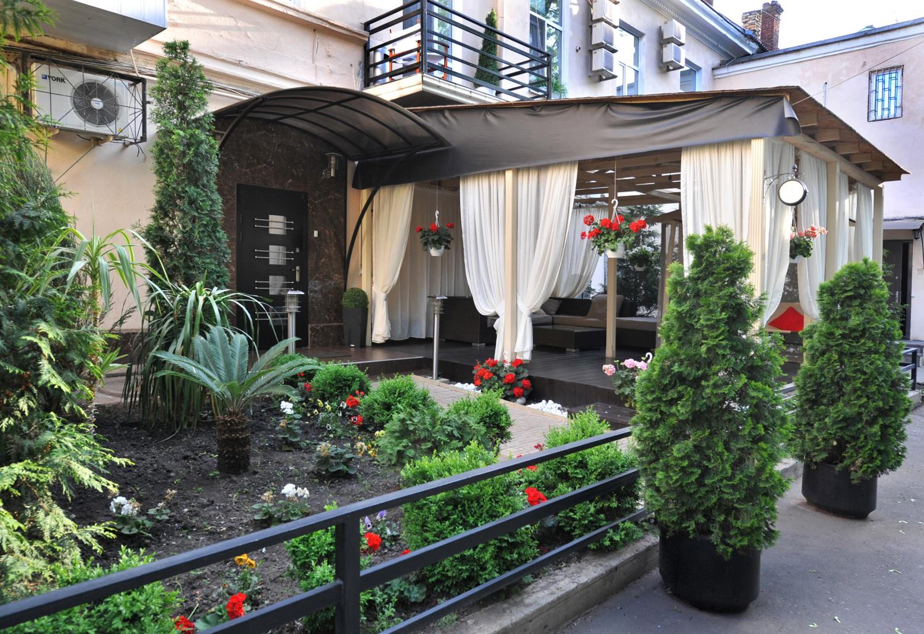 Apartment with Balcony photo 2