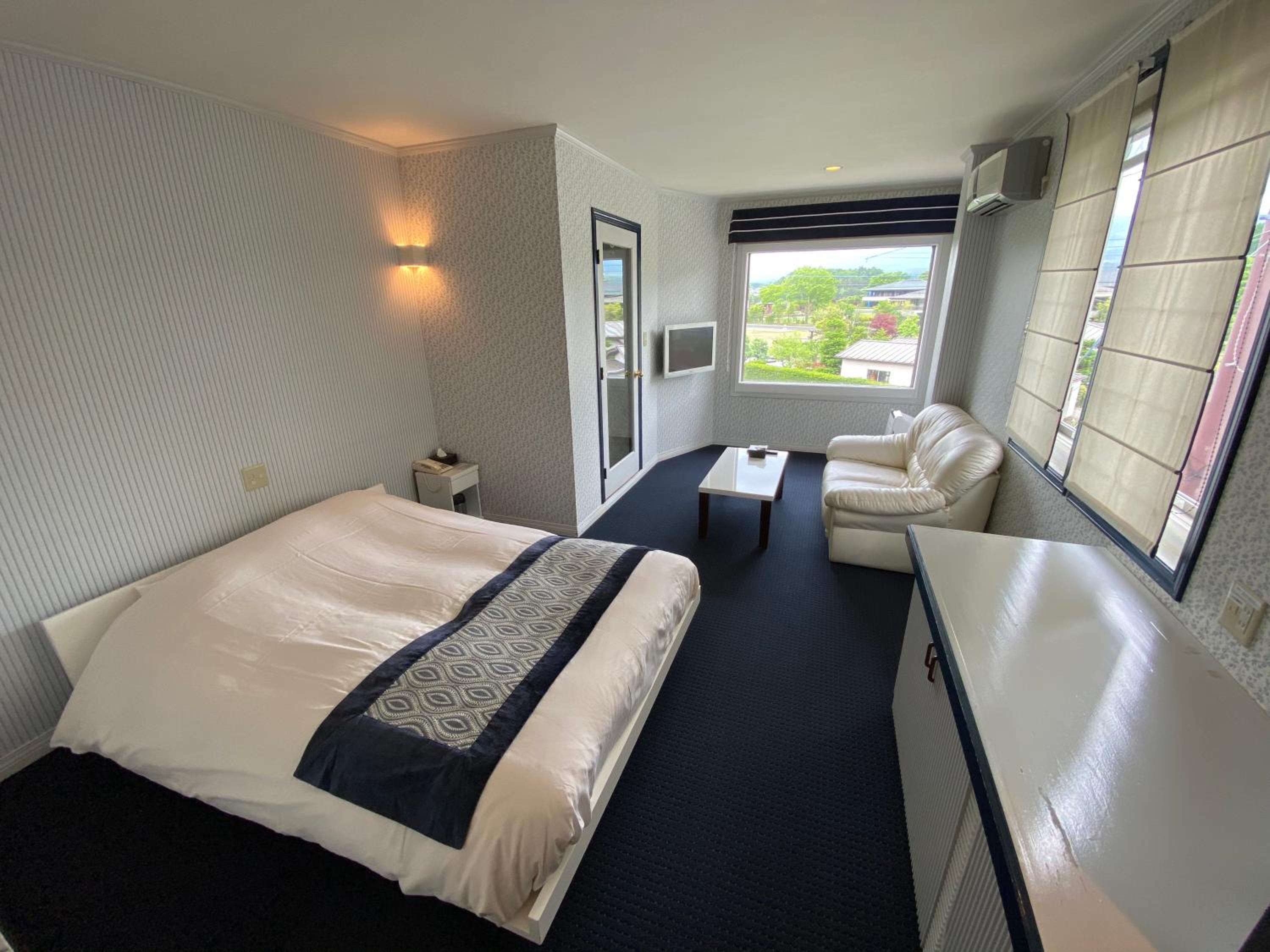 Double Room with Mountain View - Photo 18