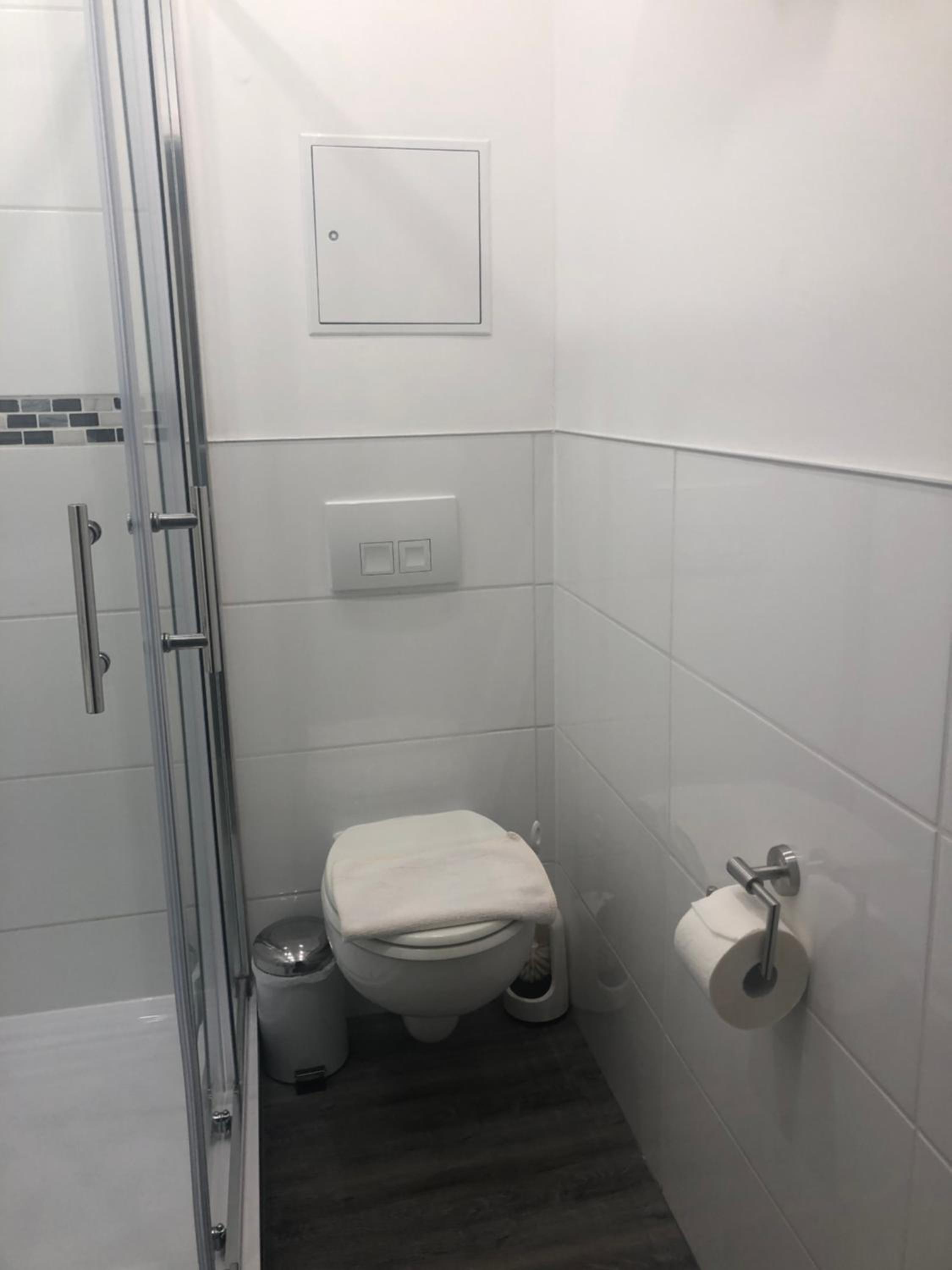 Double Room - Photo 9