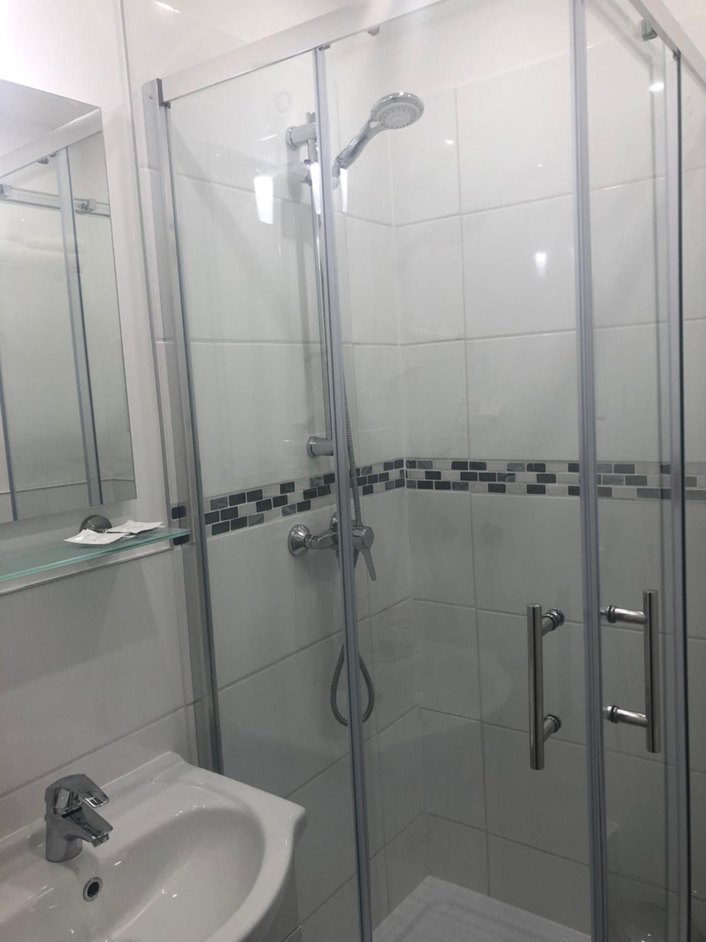 Double Room - Photo 8