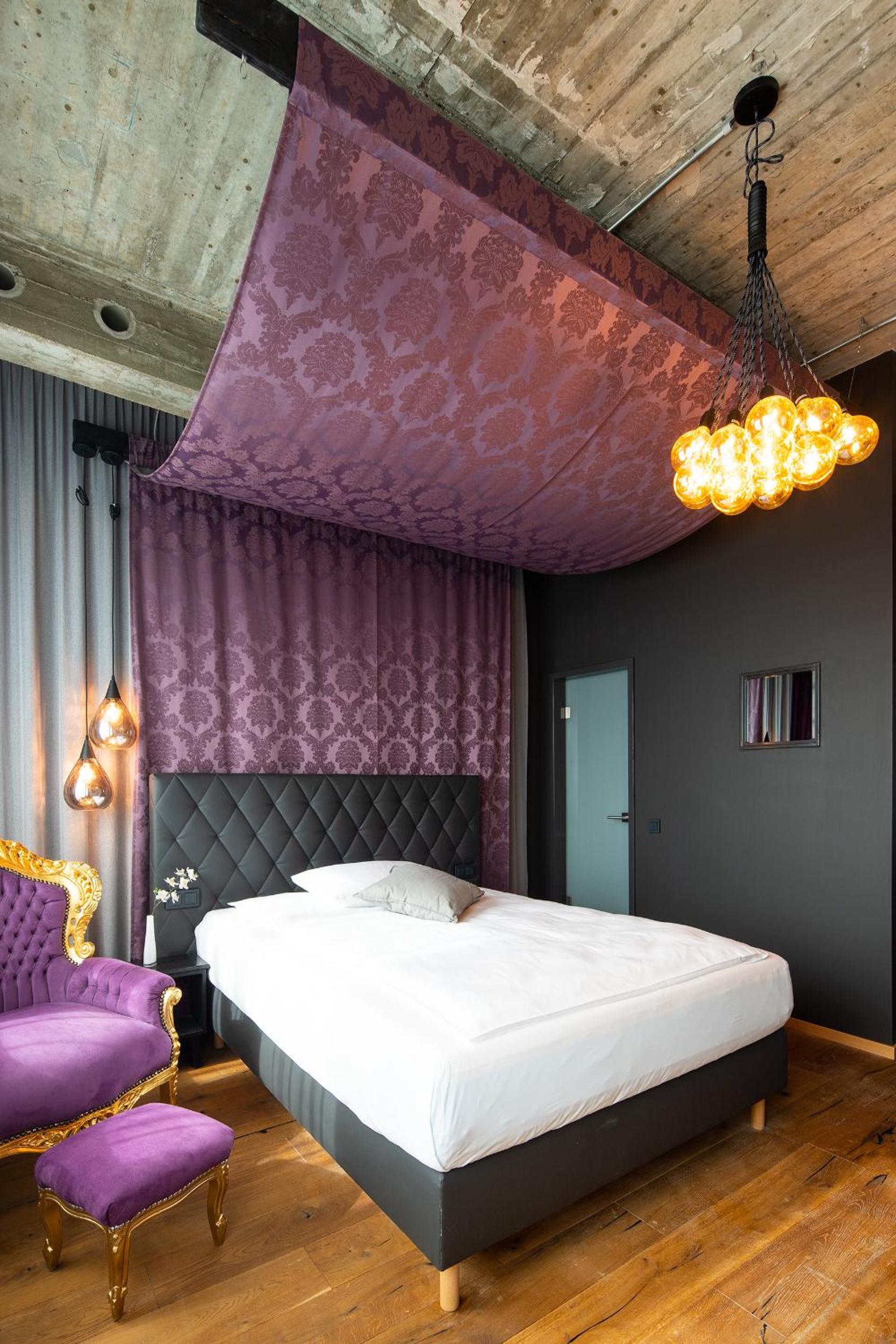 Business Queen Room - Photo 5