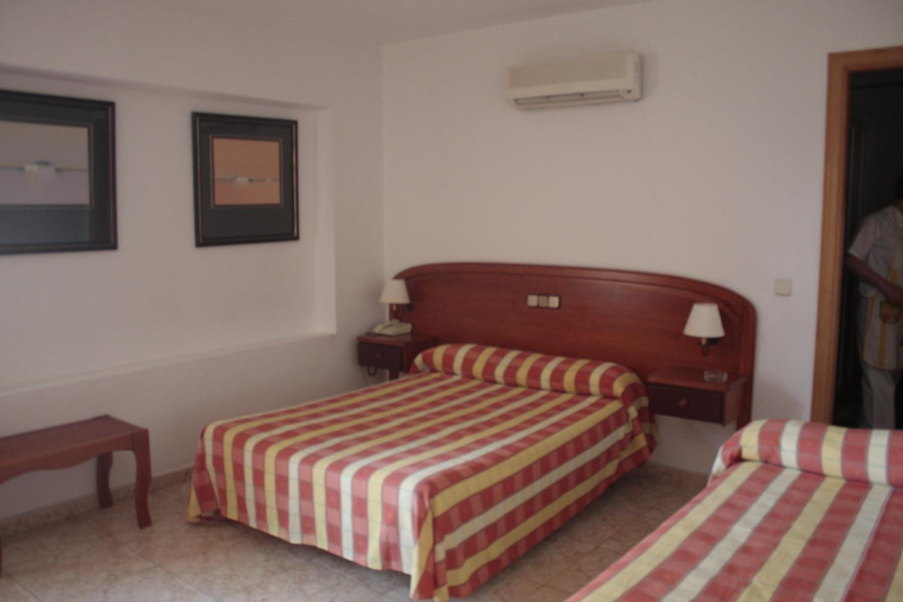 Habitación Doble con Cama Supletoria