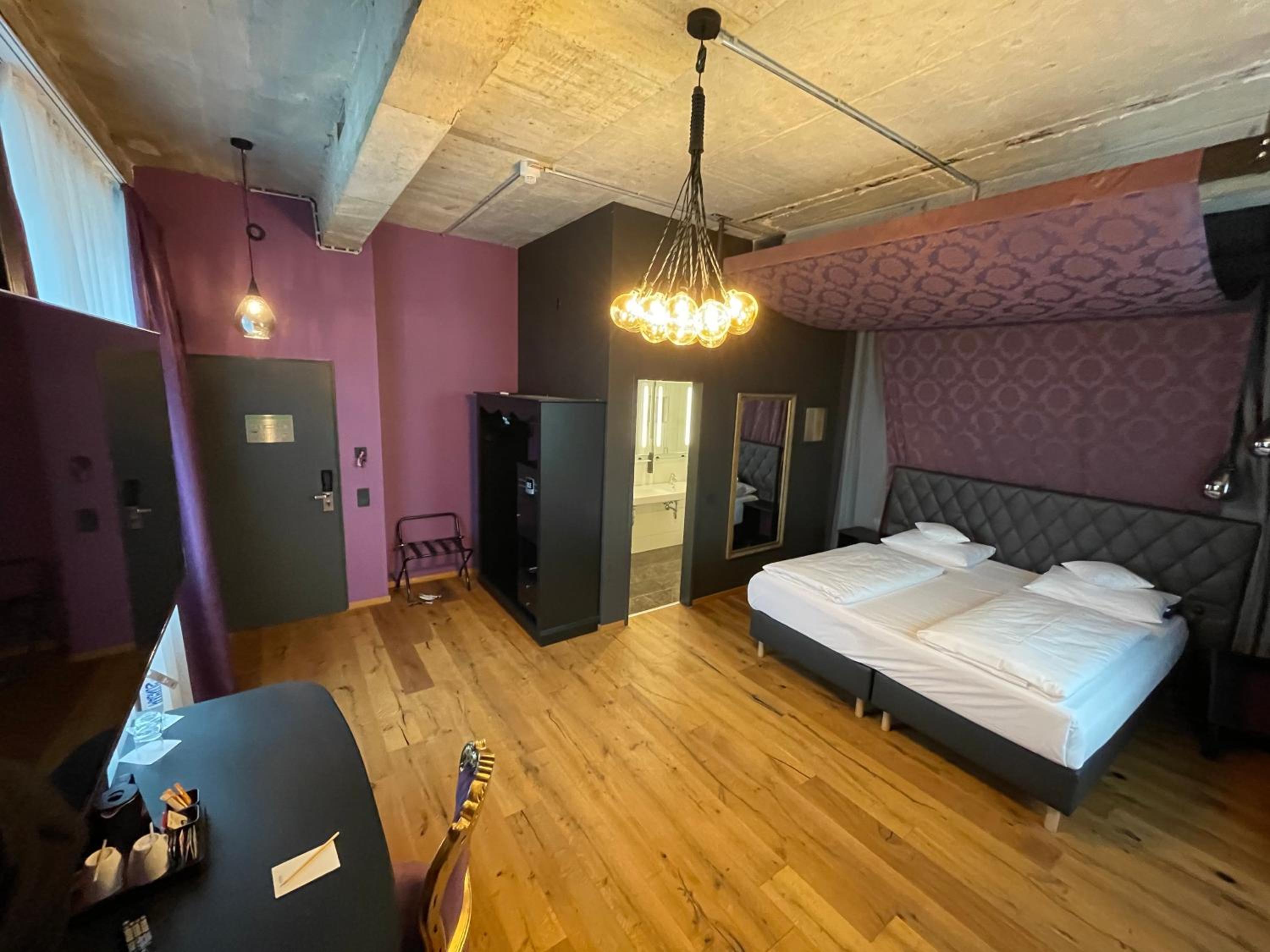 Comfort King Room - Photo 5