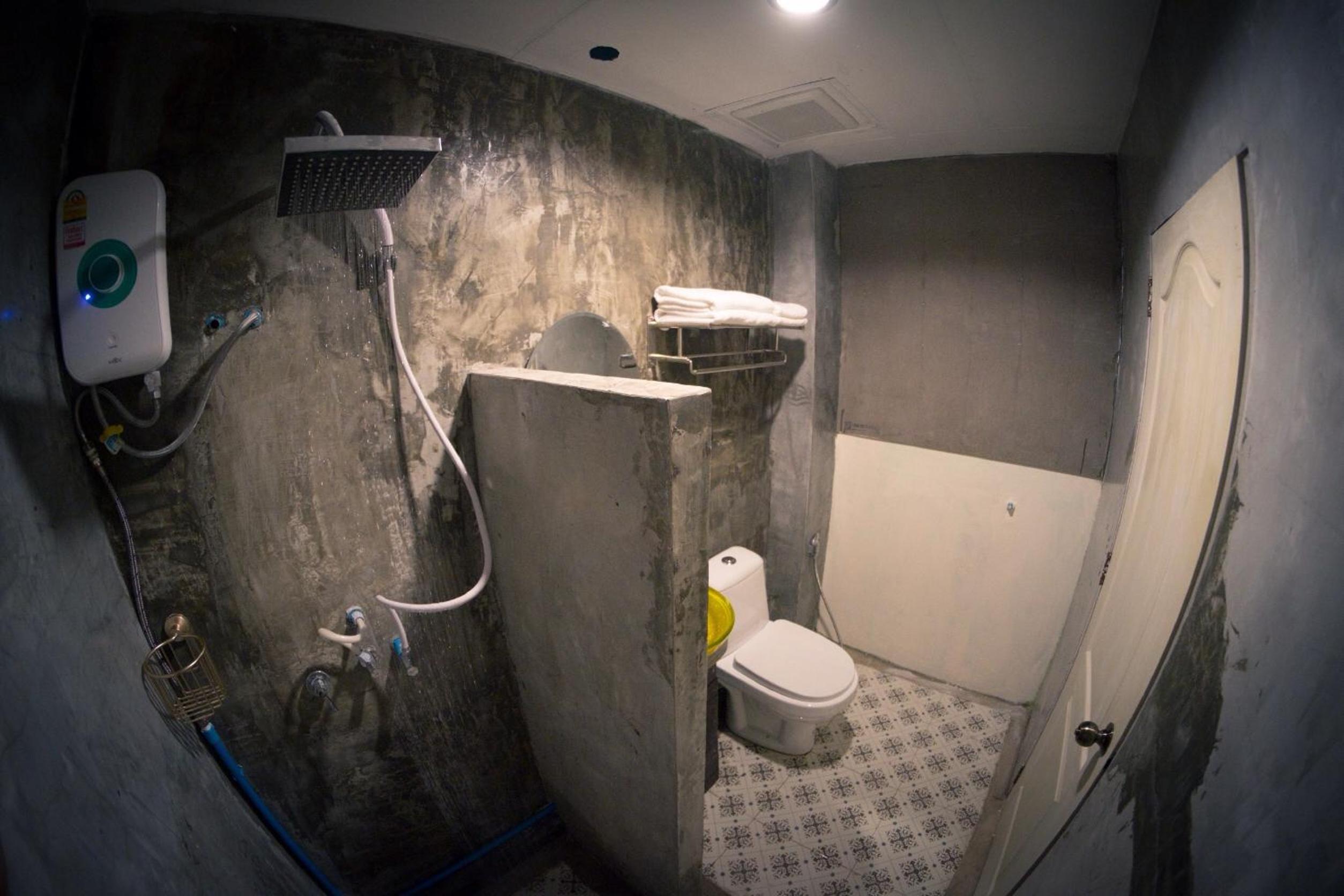 Deluxe Double Room - Photo 13
