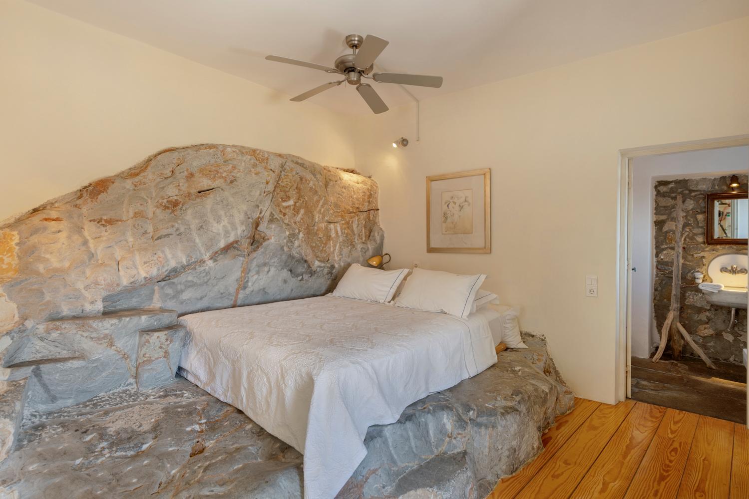 Superior Double Room with Sea View - Photo 6