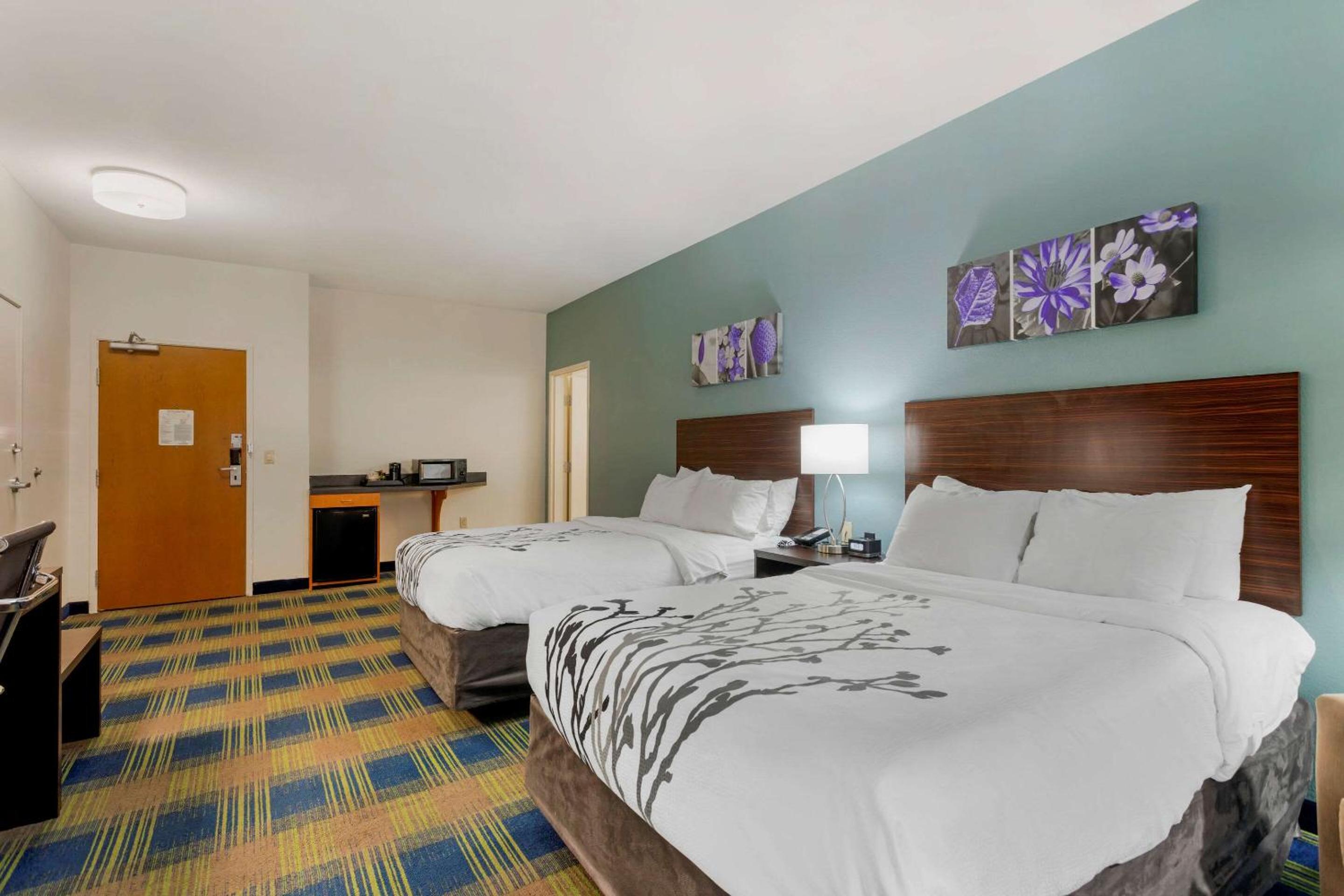 Double Room with Two Double Beds - Accessible/Non-Smoking - Photo 3