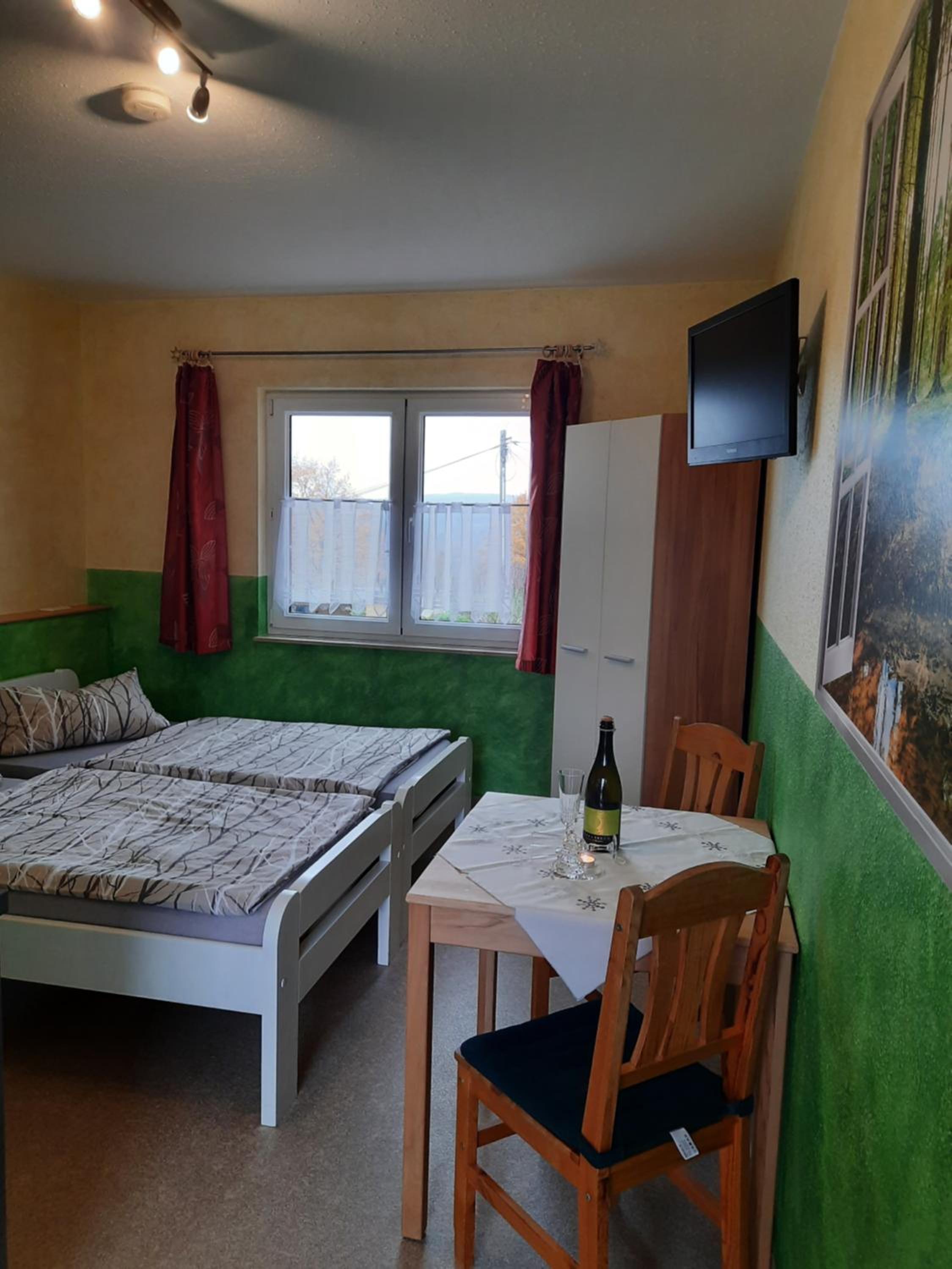 Apartment with Terrace - Photo 2