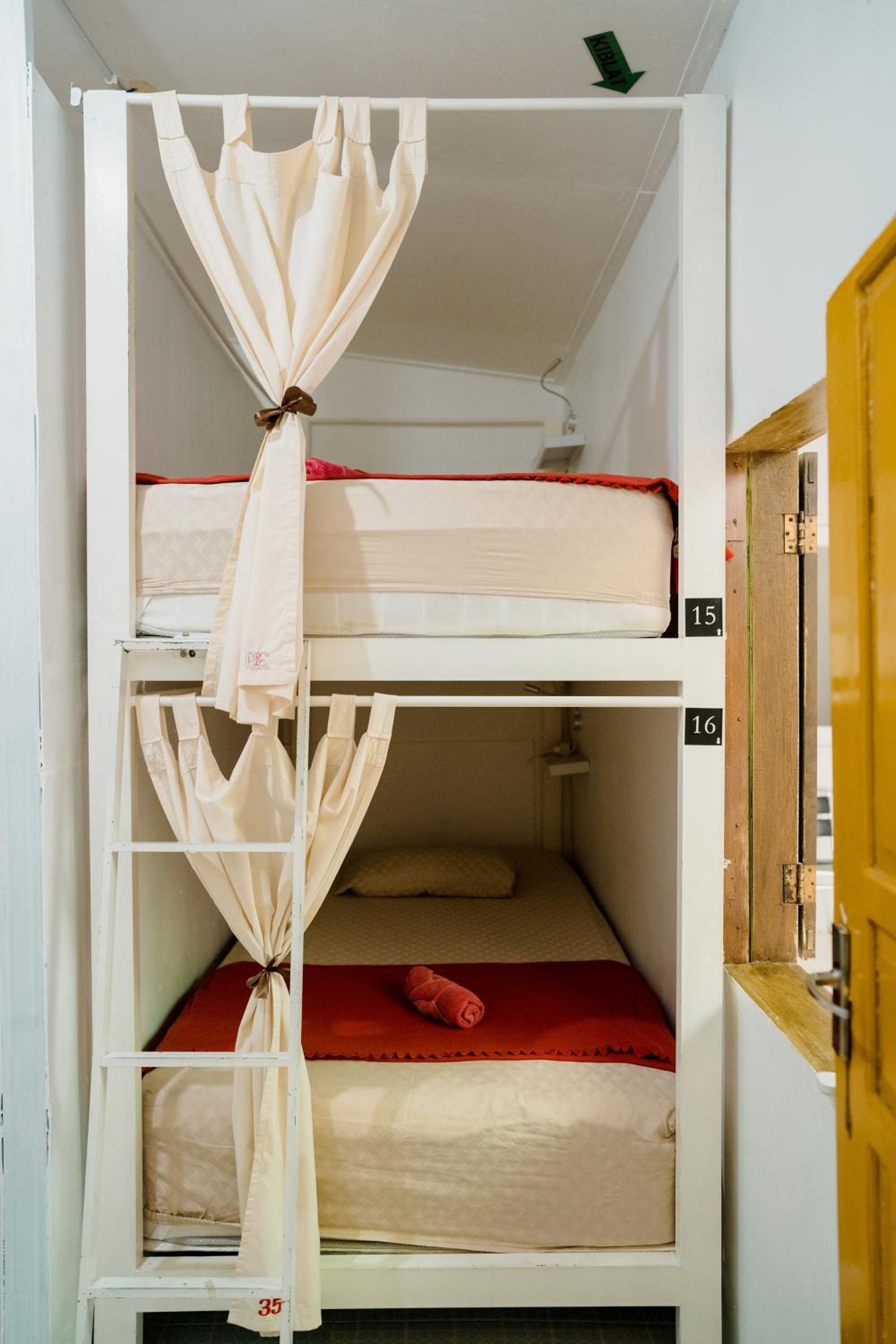Bed in 4-Bed Mixed Dormitory Room photo 3