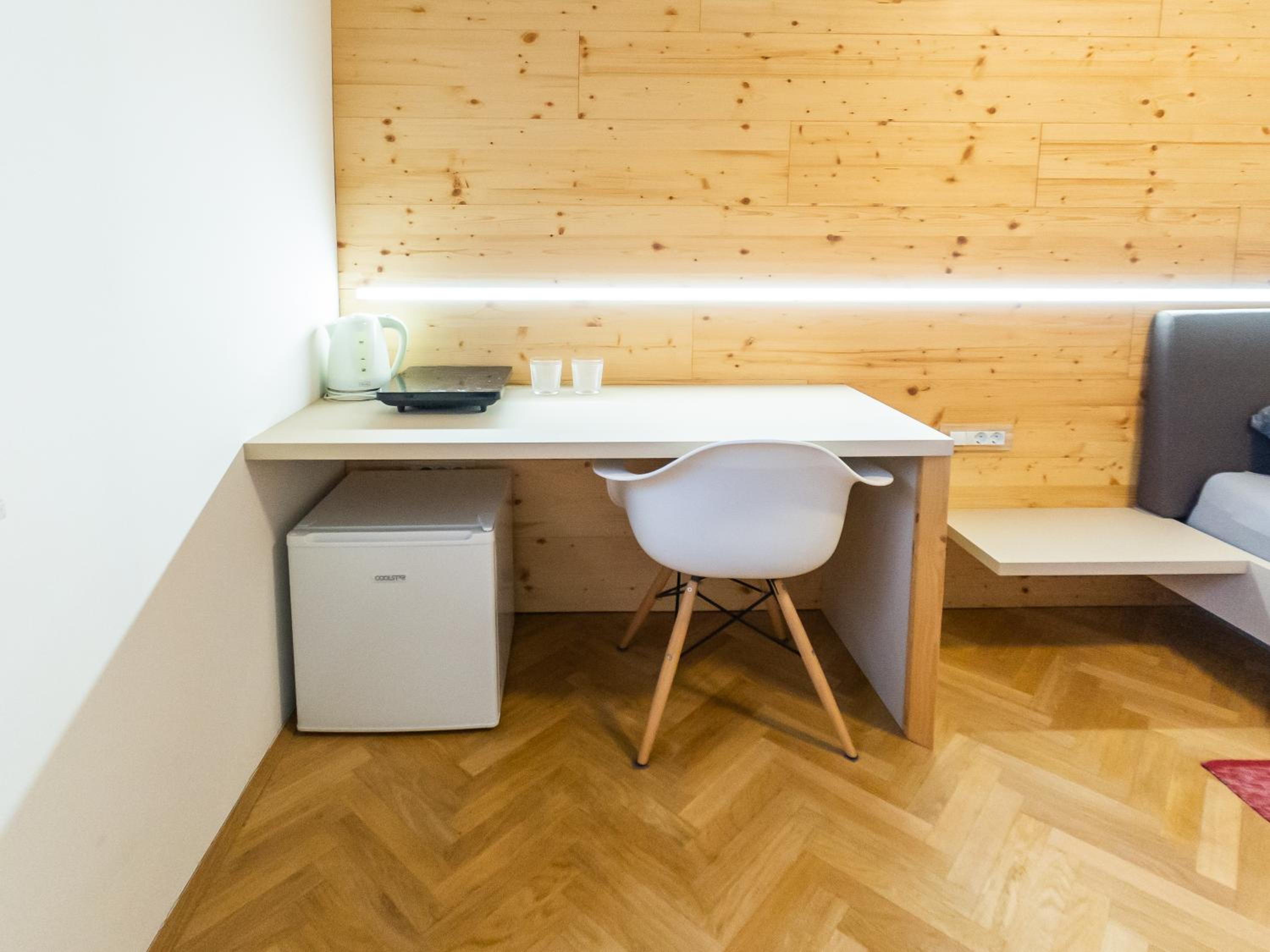 Large Double Room - Photo 2