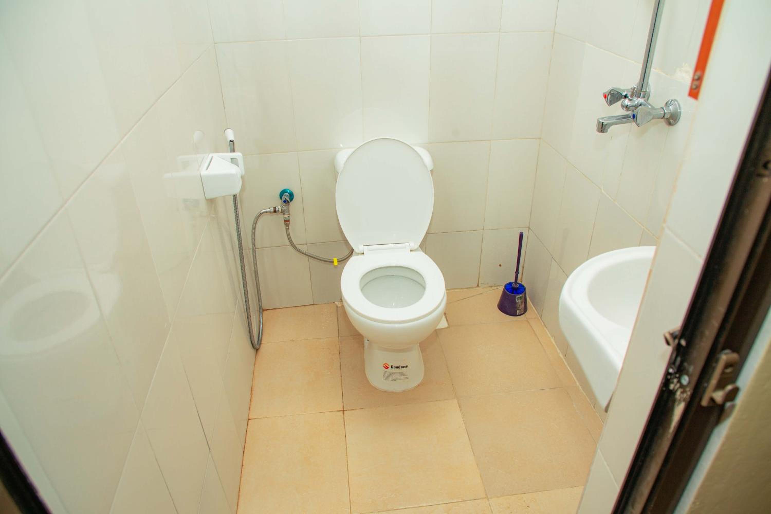 Small Single Room photo 2