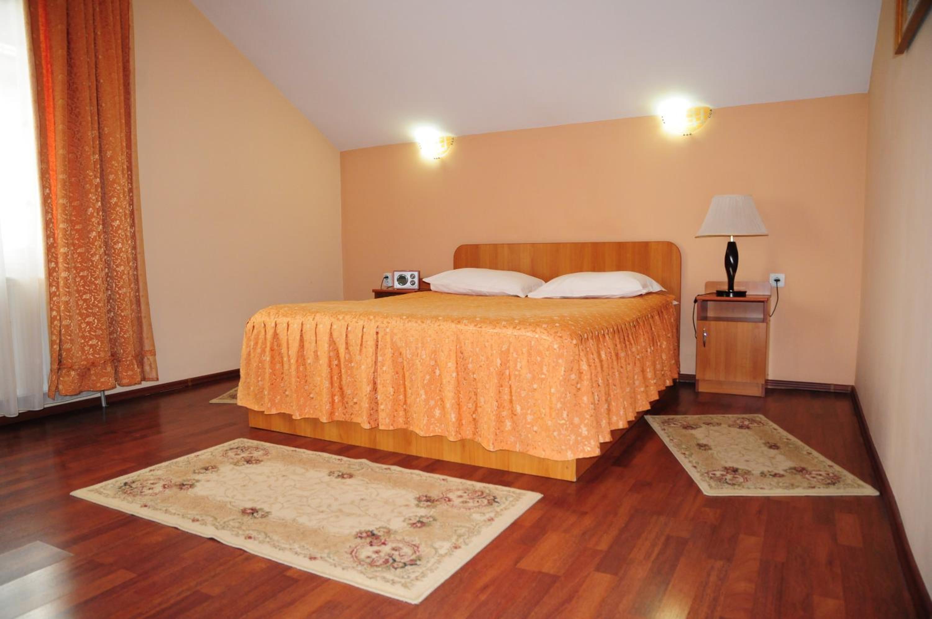 Double Room - Photo 1