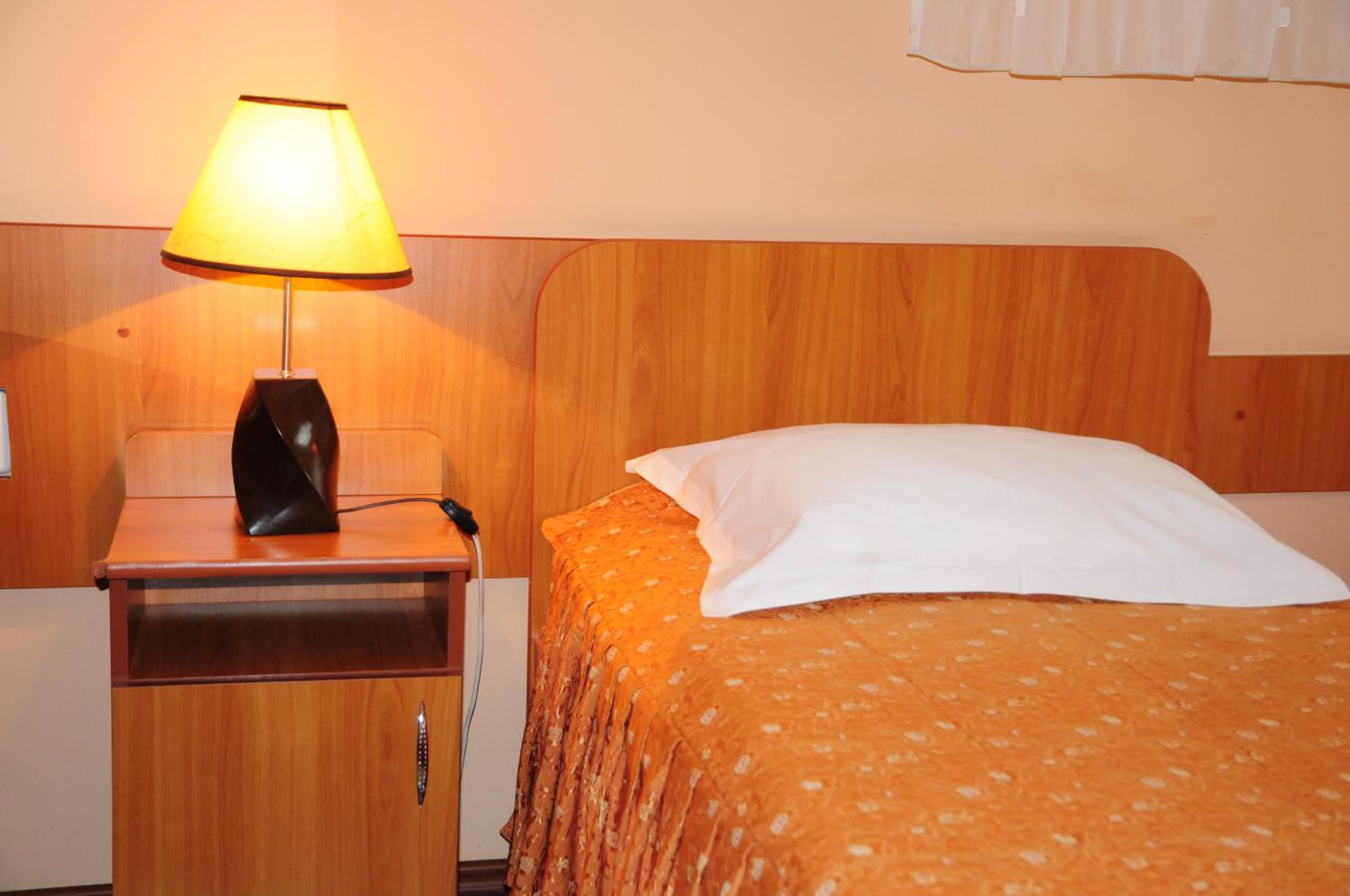 Twin Room - Photo 3
