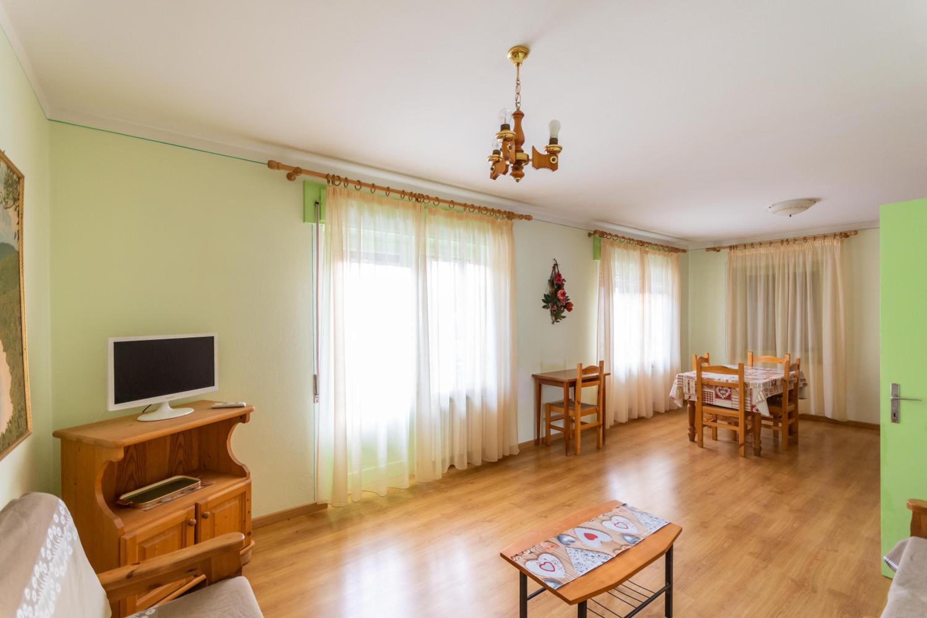 Three-Bedroom Apartment photo 1