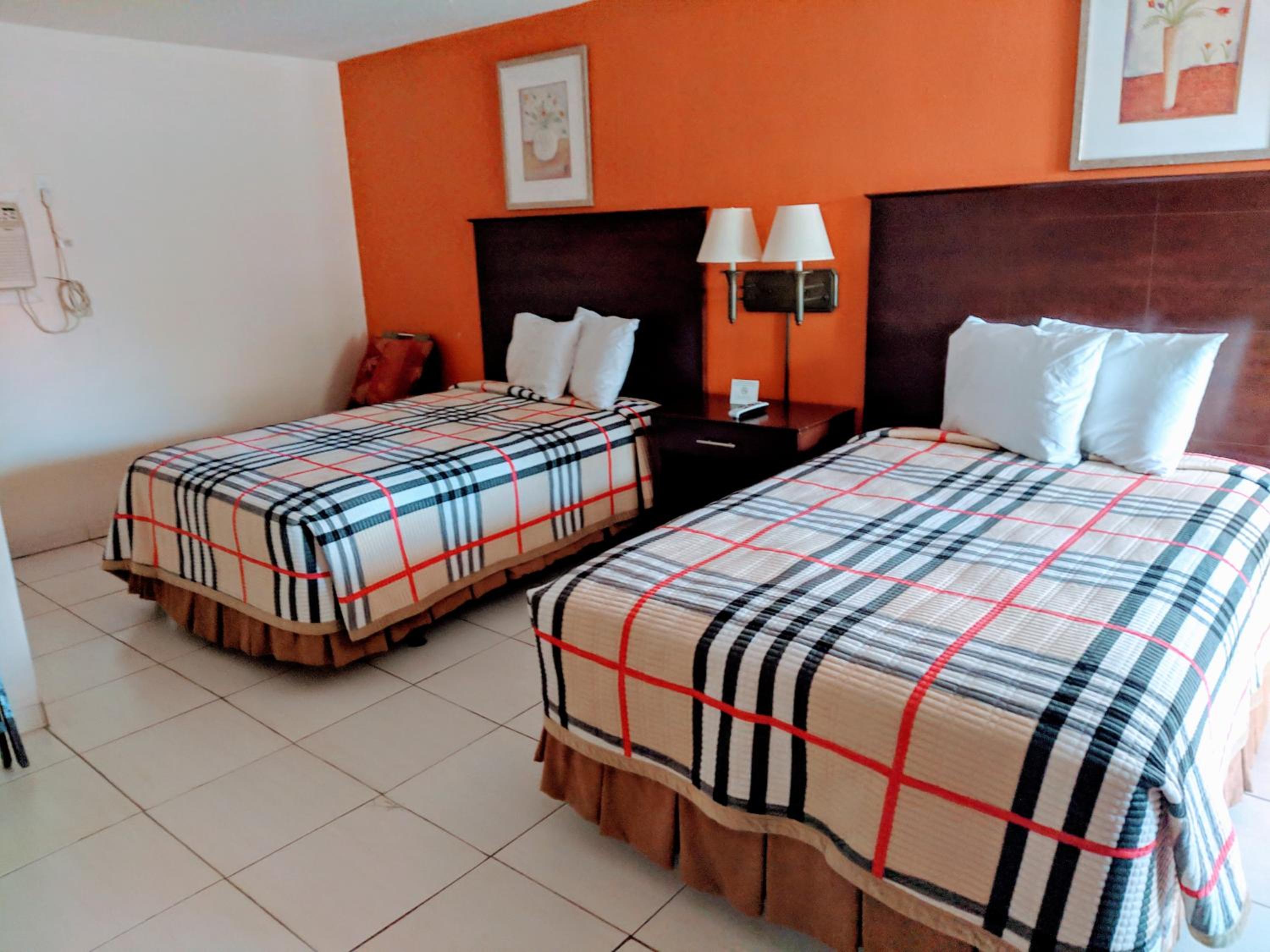 Standard Double Room with Two Double Beds photo 3