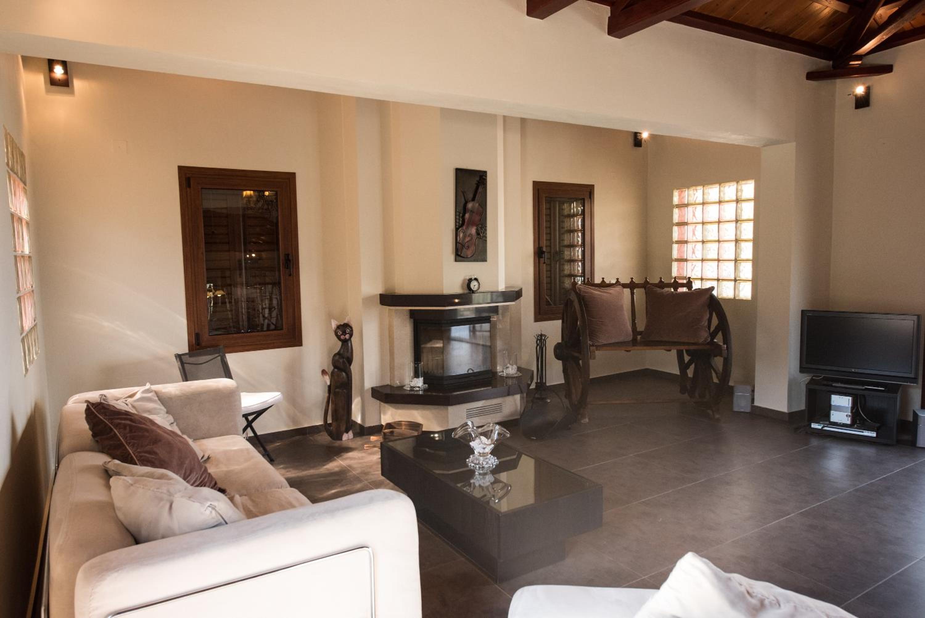 Three-Bedroom Villa photo 3