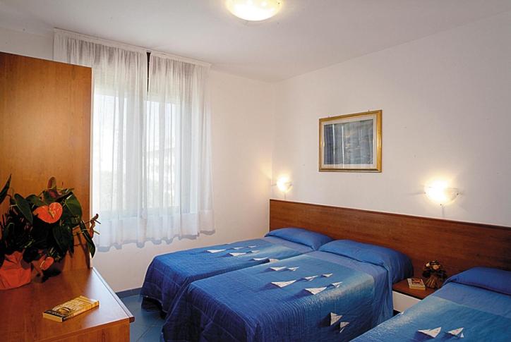 One-Bedroom Apartment with Balcony photo 2