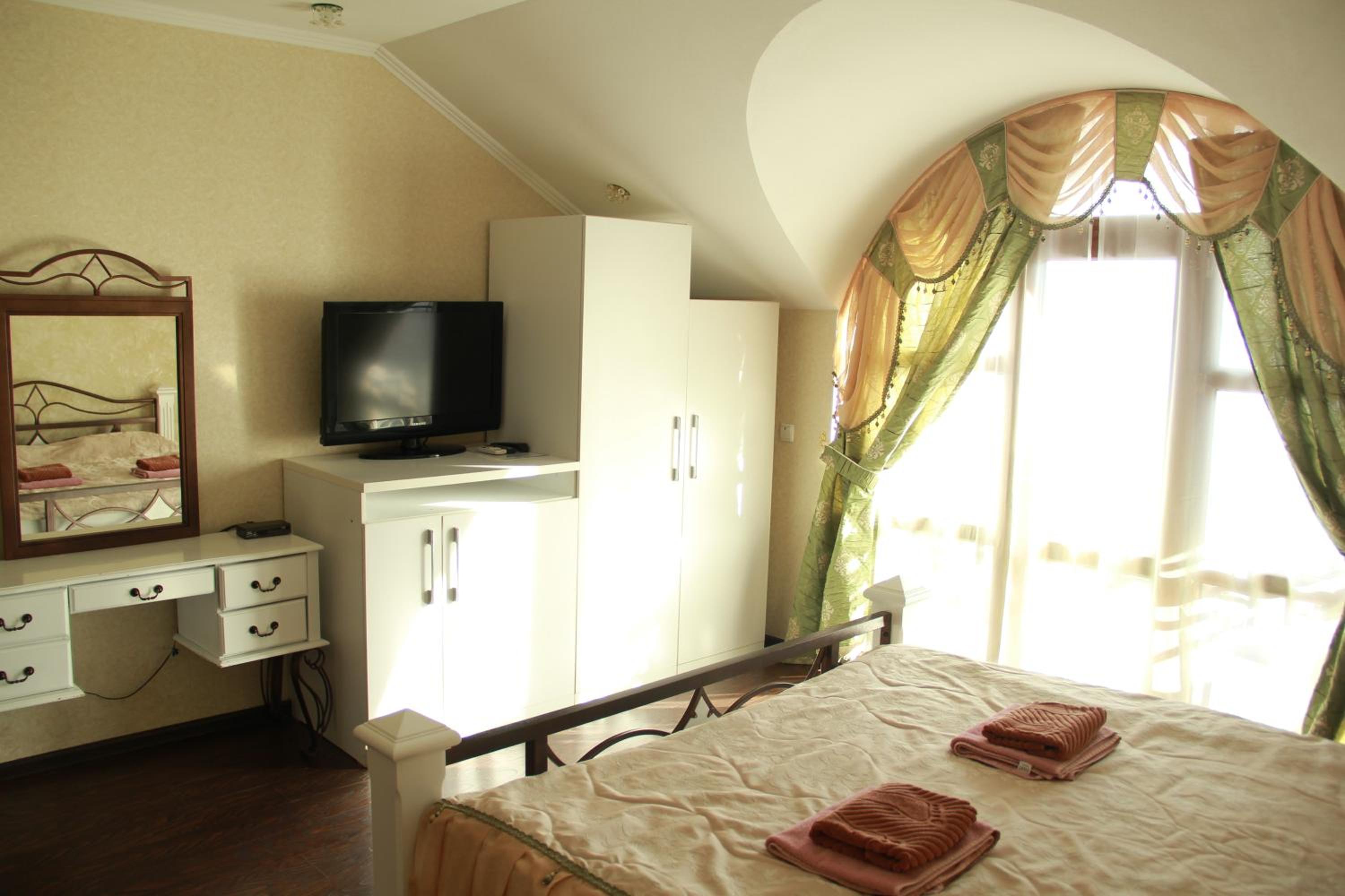 Deluxe Double Room With Balcony