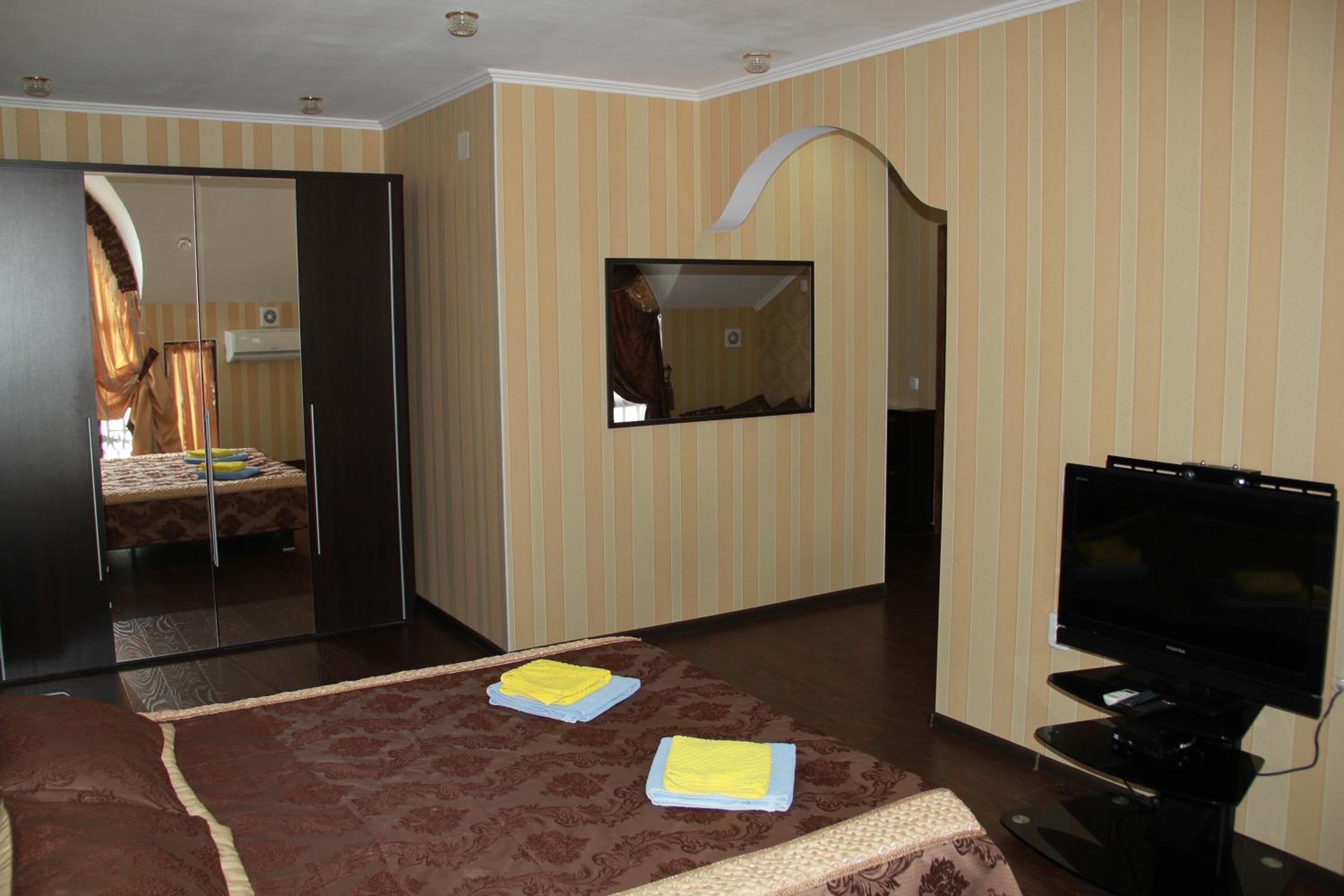 Superior King Suite photo 2