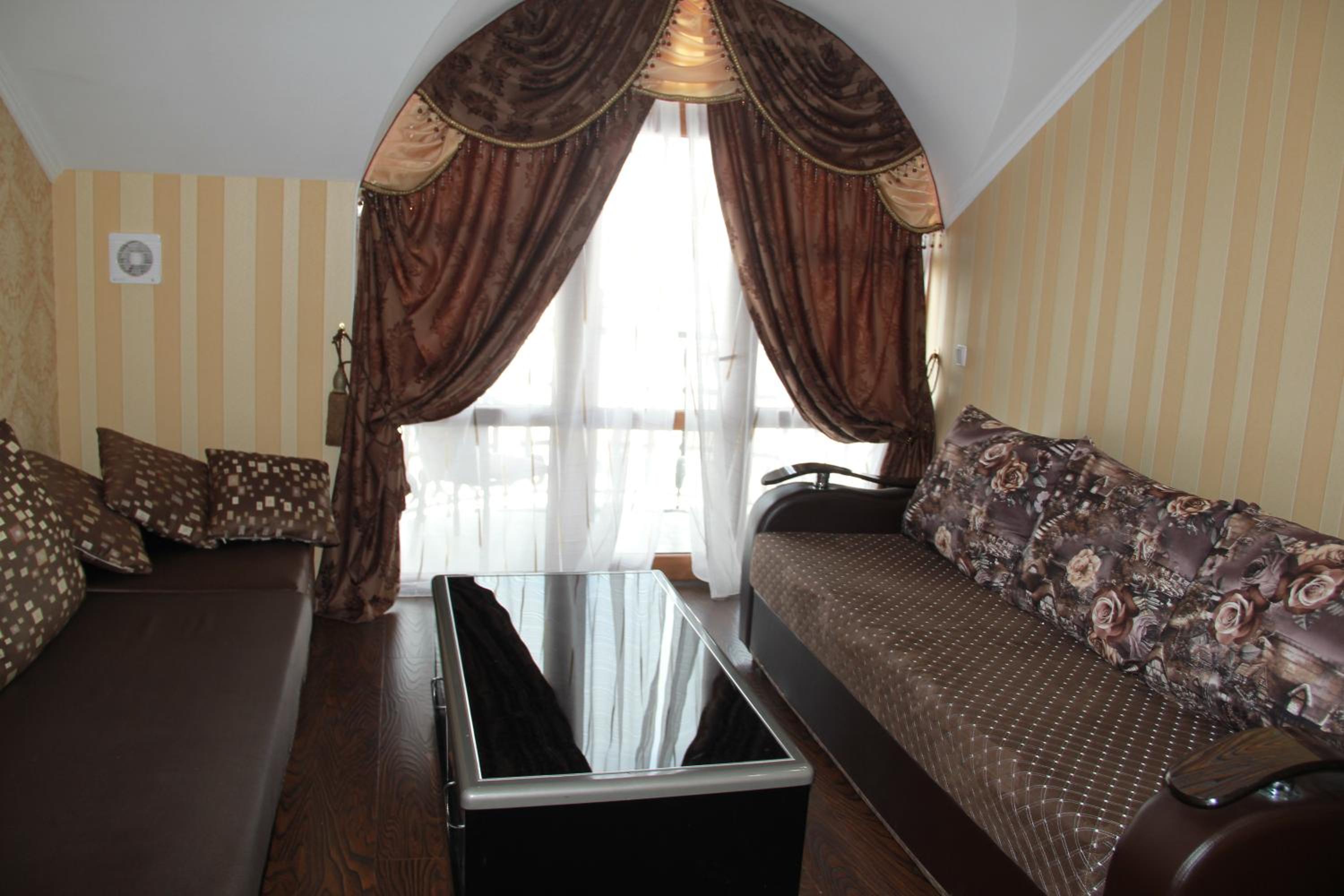 Superior King Suite
