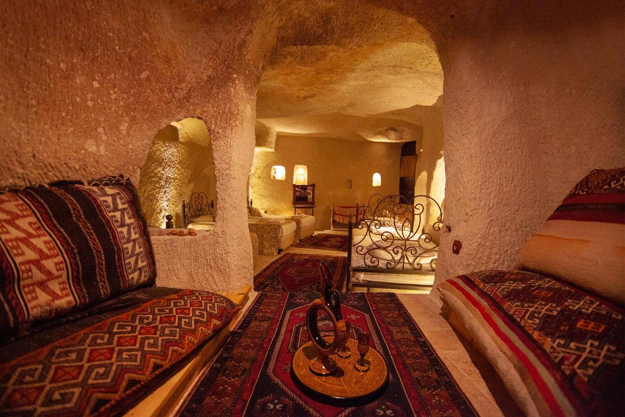 Family Suite (6 Adults)