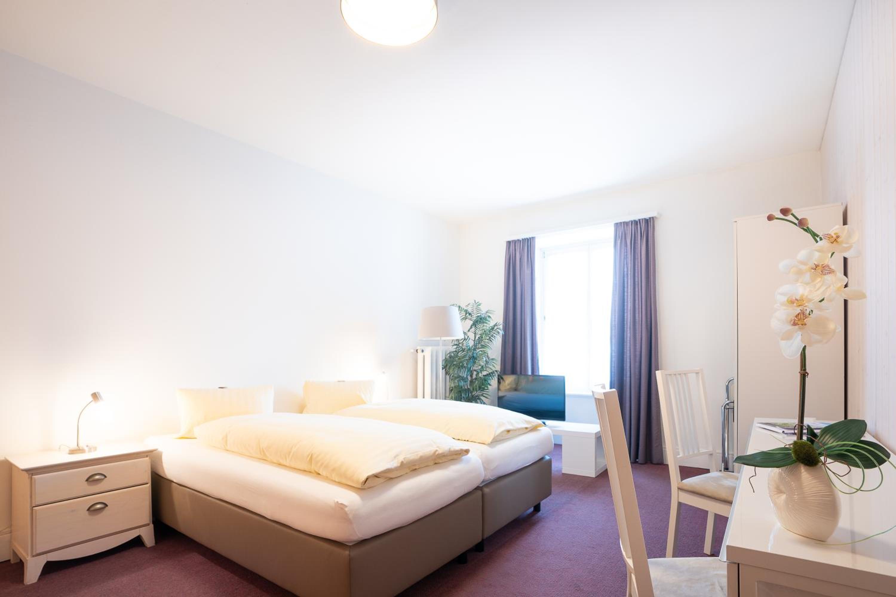 Double Room - Photo 5