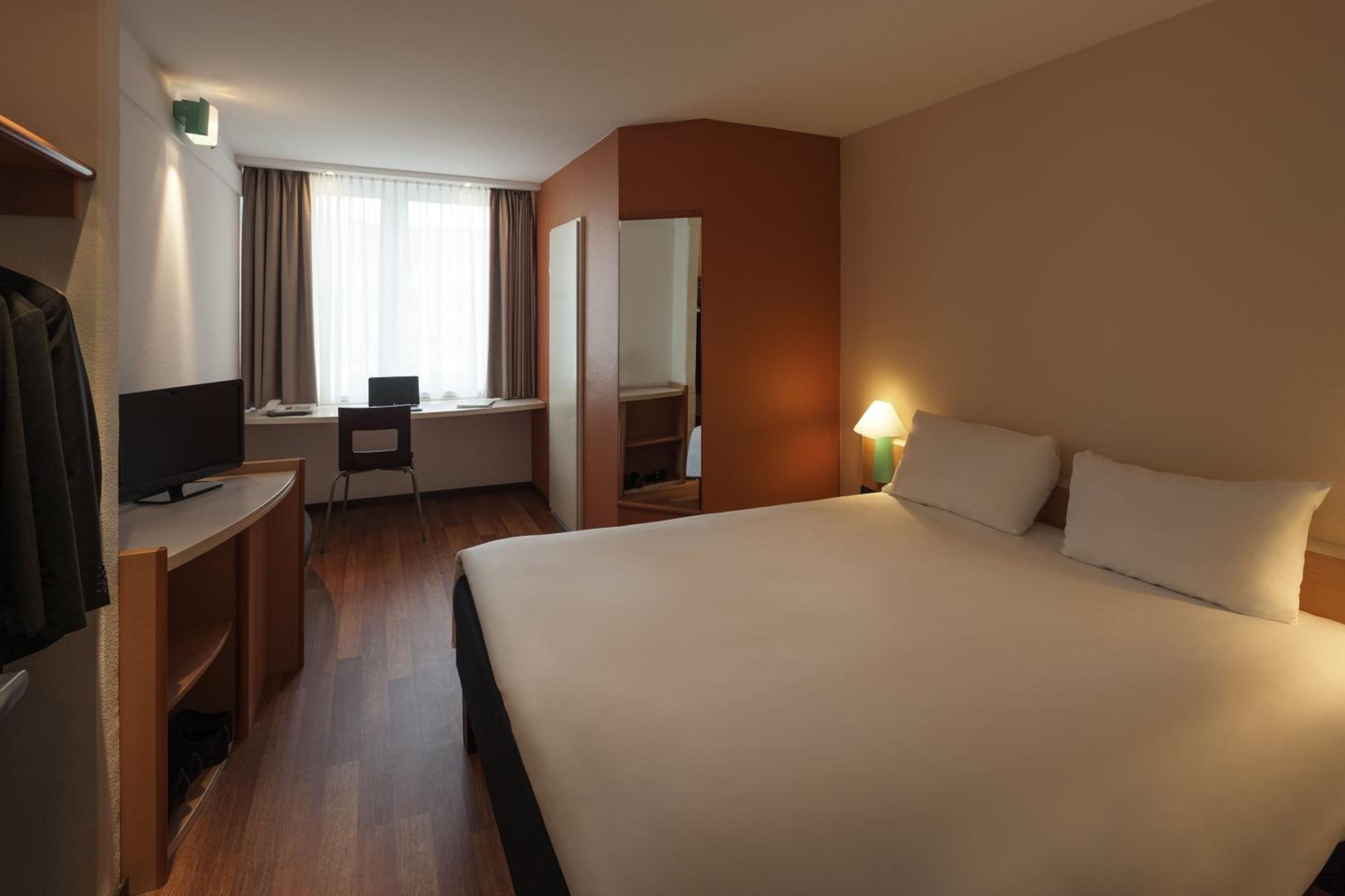 Standard Double Room - Photo 1