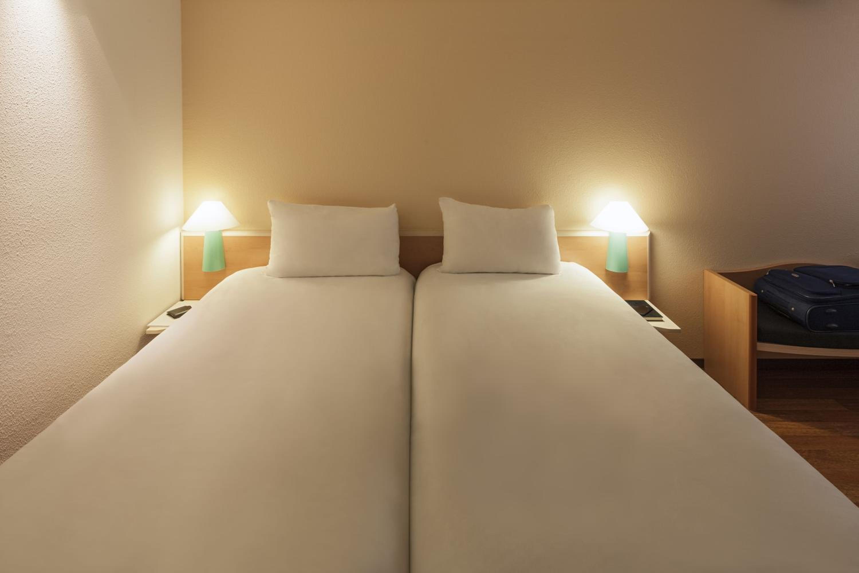 Standard Double Room - Photo 4