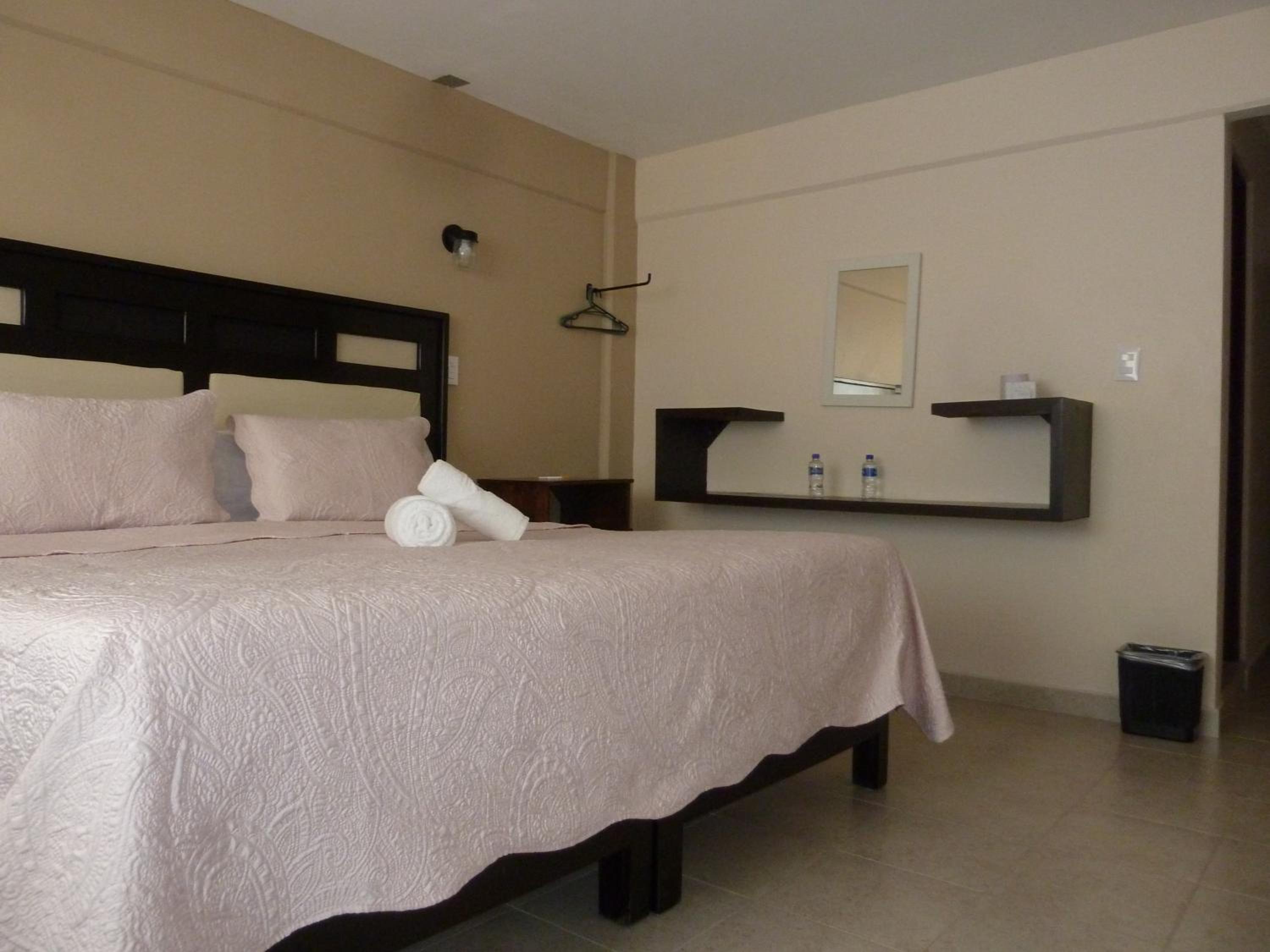 Deluxe King Room photo 3