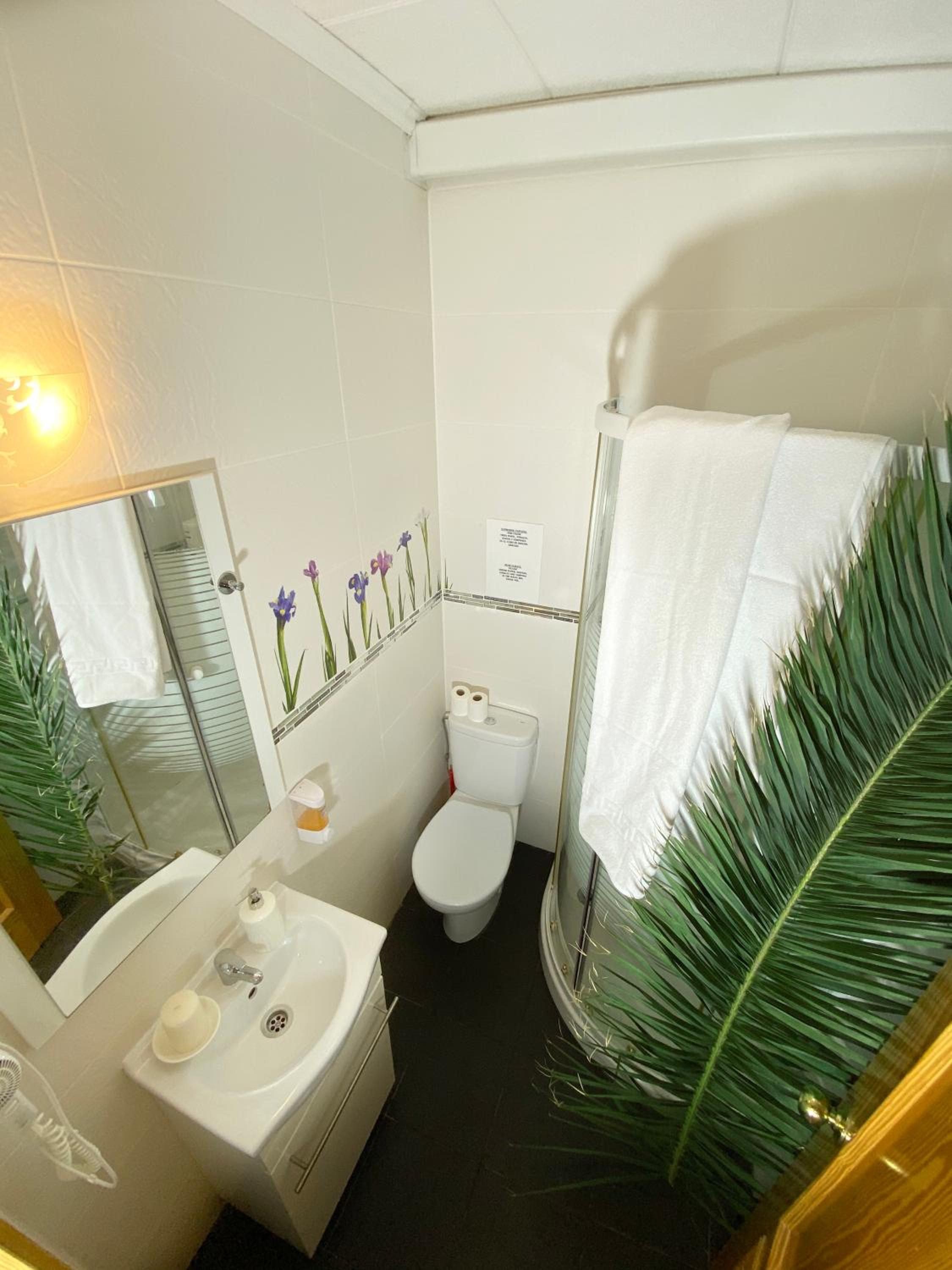 Standard Single Room with Shower