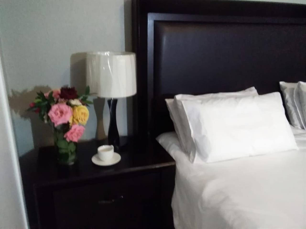 Deluxe Queen Suite