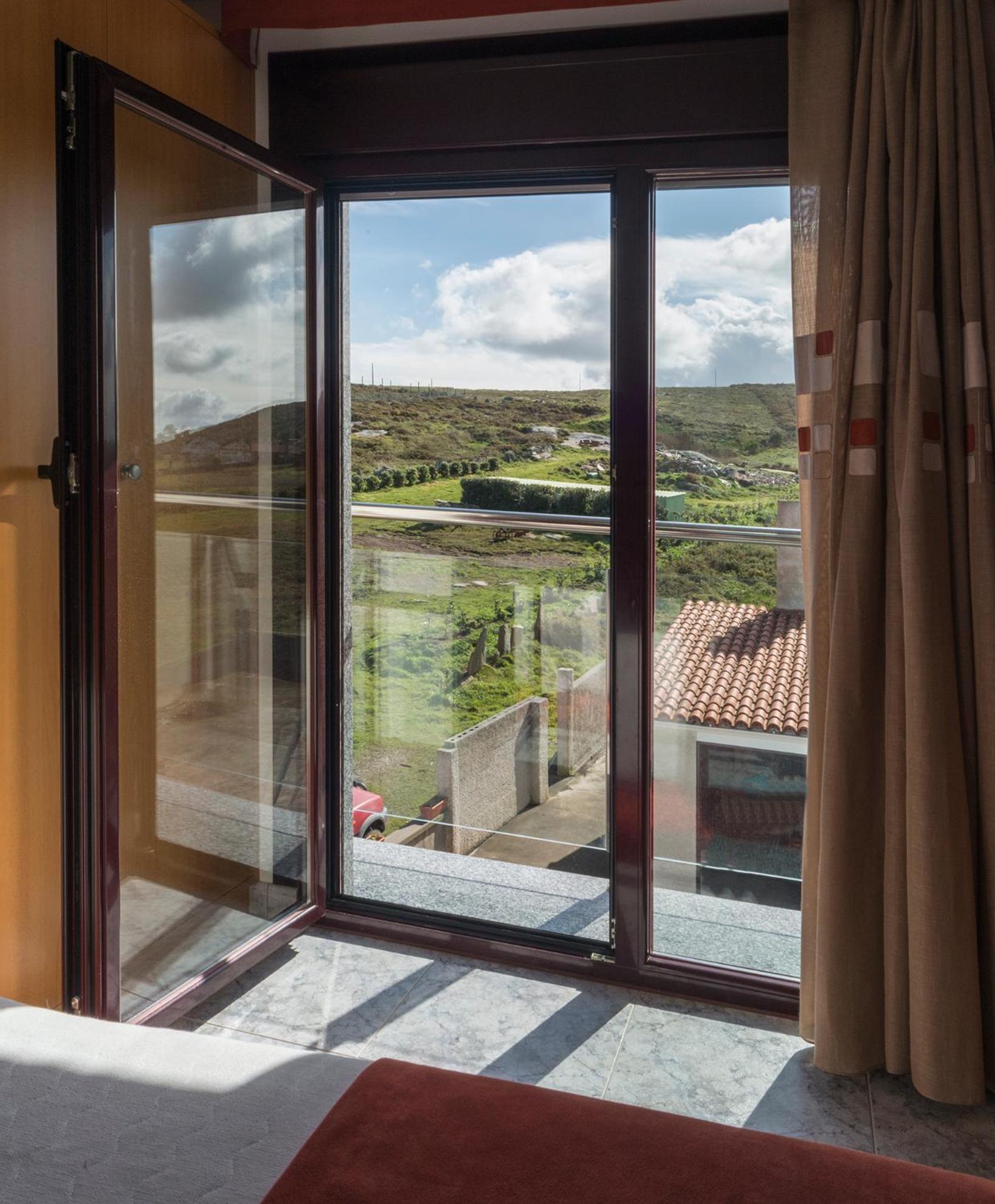 Twin Room with Mountain View - Photo 2