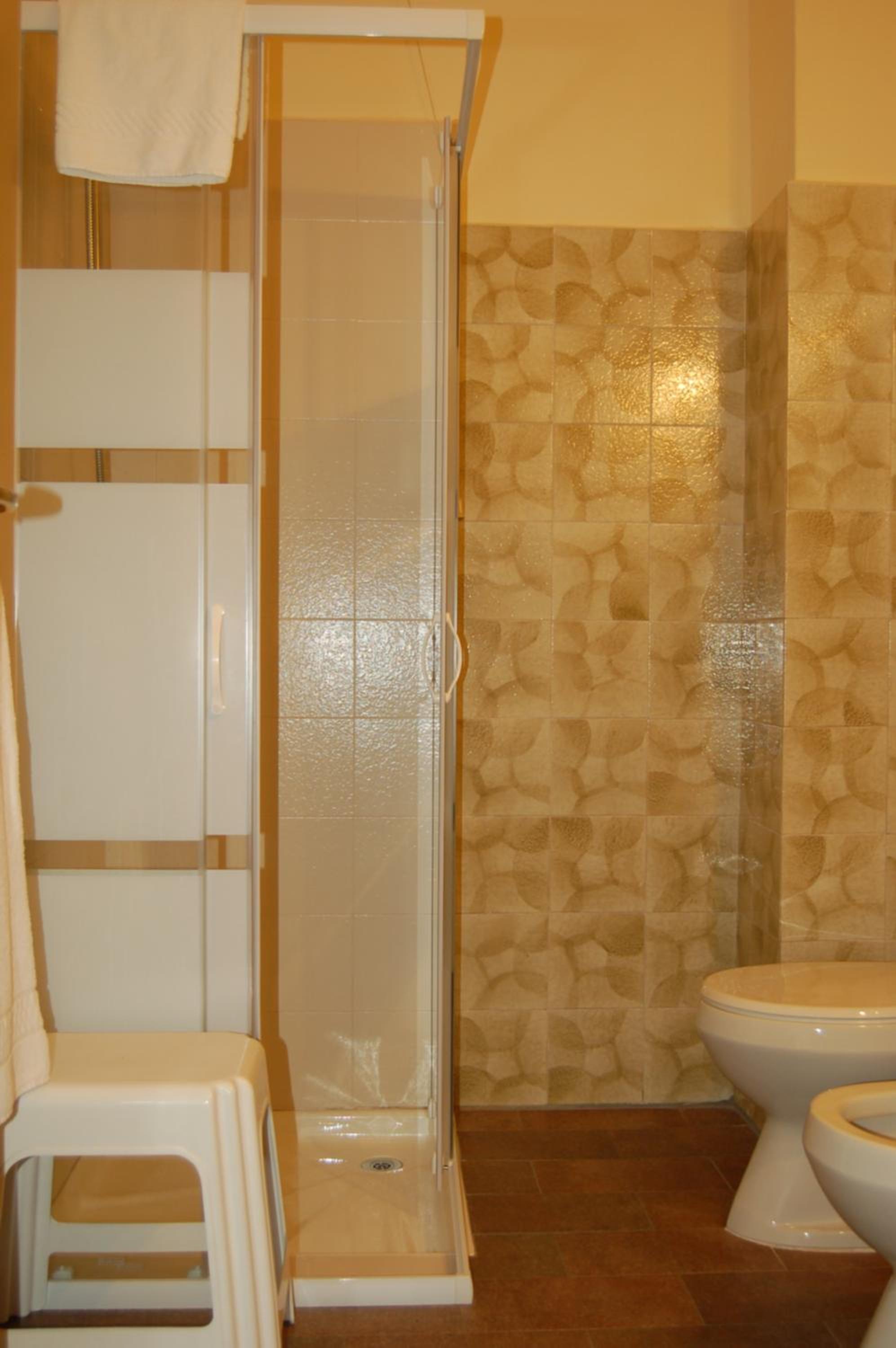Double Room with Lake View and Balcony - Photo 3