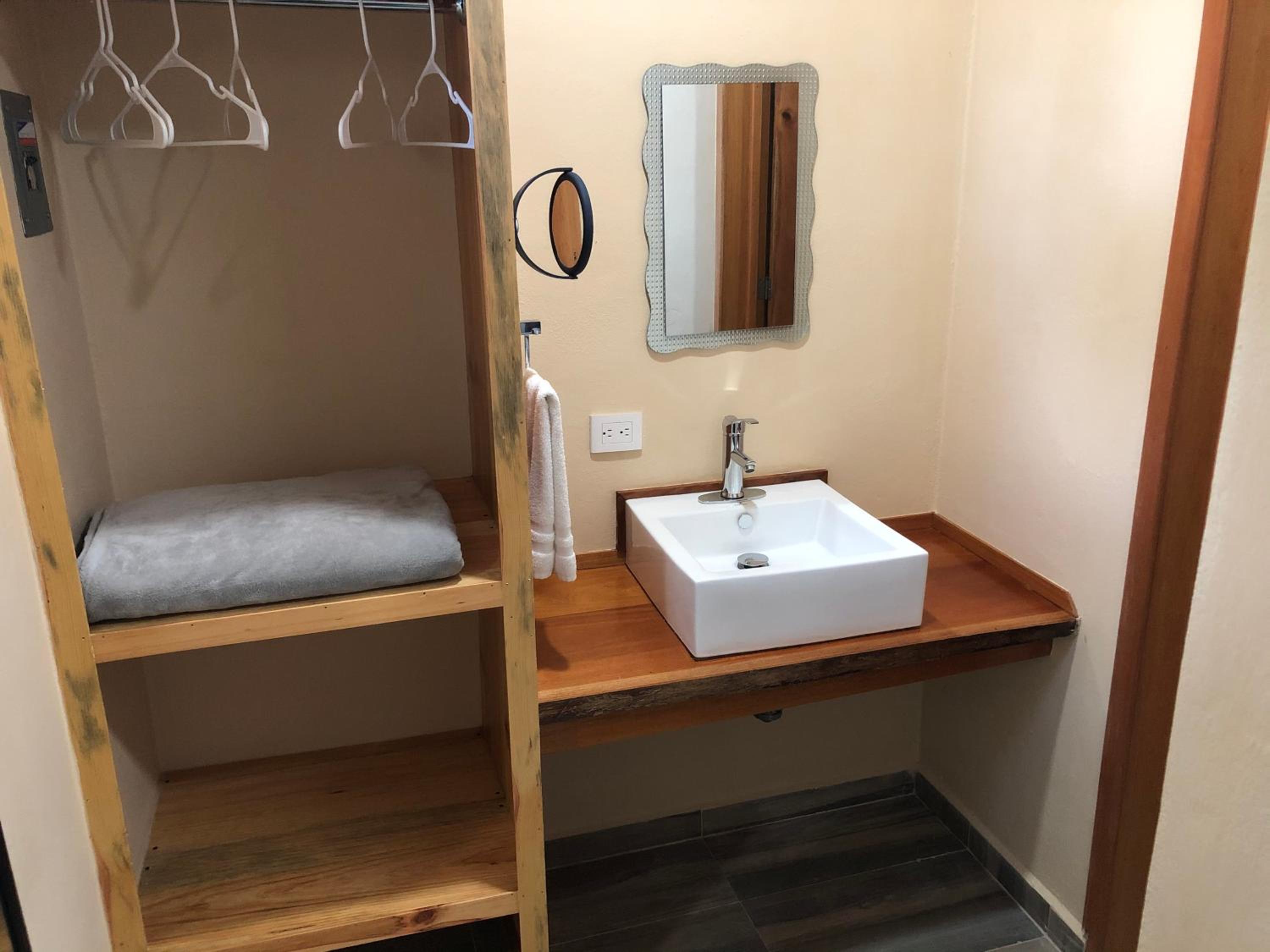 Double Room with Two Double Beds - Photo 2