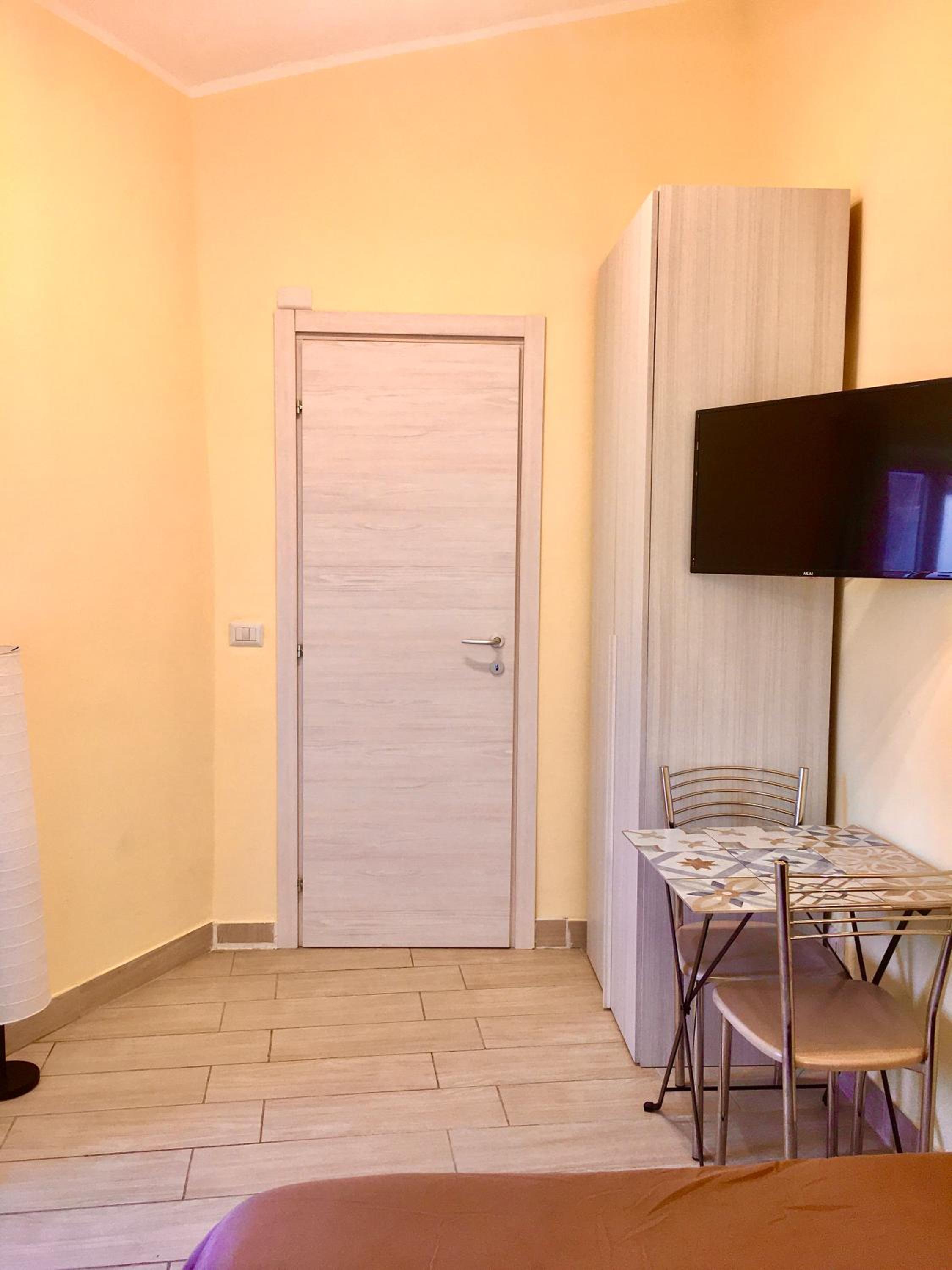 Double Room with Balcony and Private Bathroom - Photo 1
