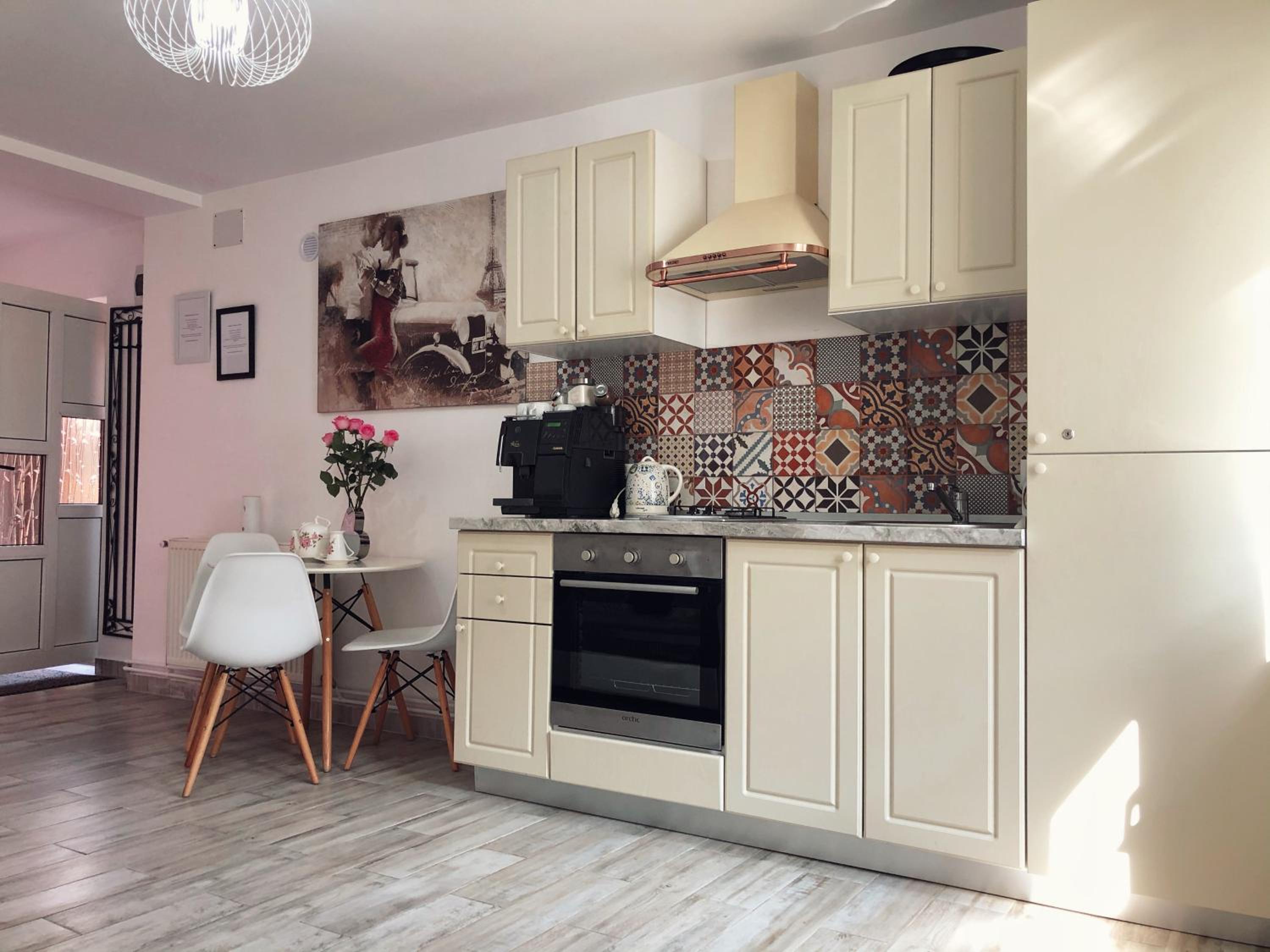 Apartment with Terrace - Photo 2