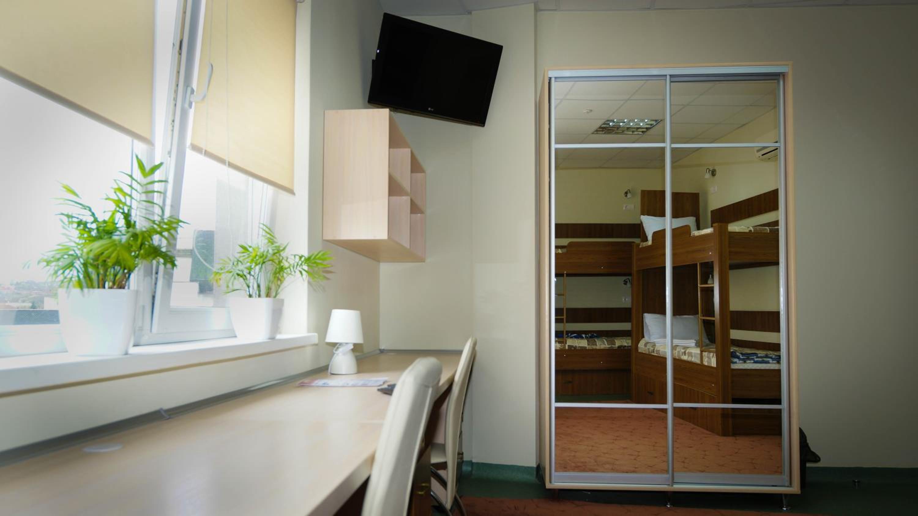 Single Bed in 4-Bed Dormitory Room photo 2