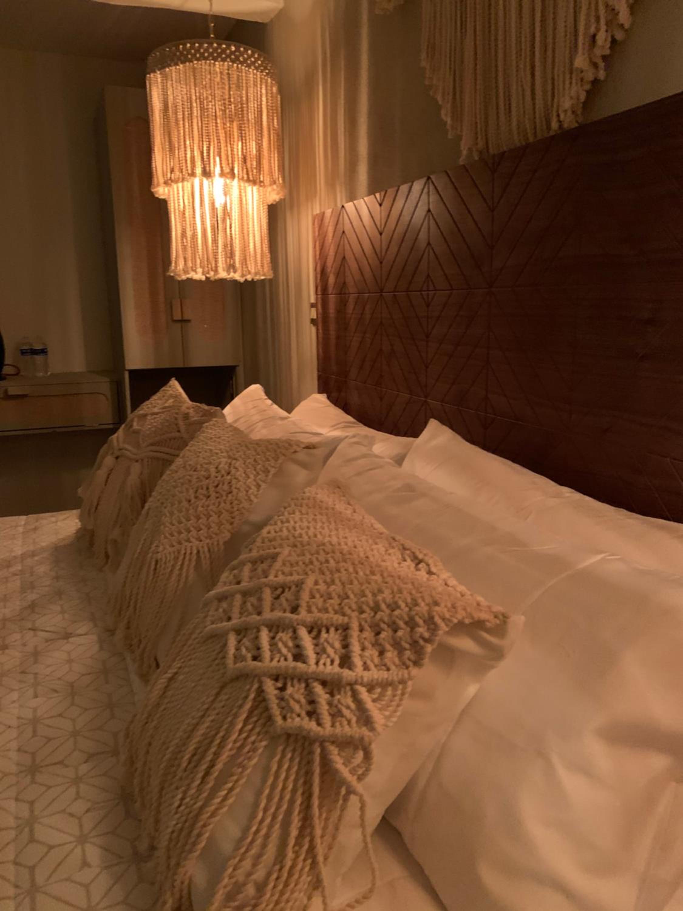 Deluxe Room - Photo 8