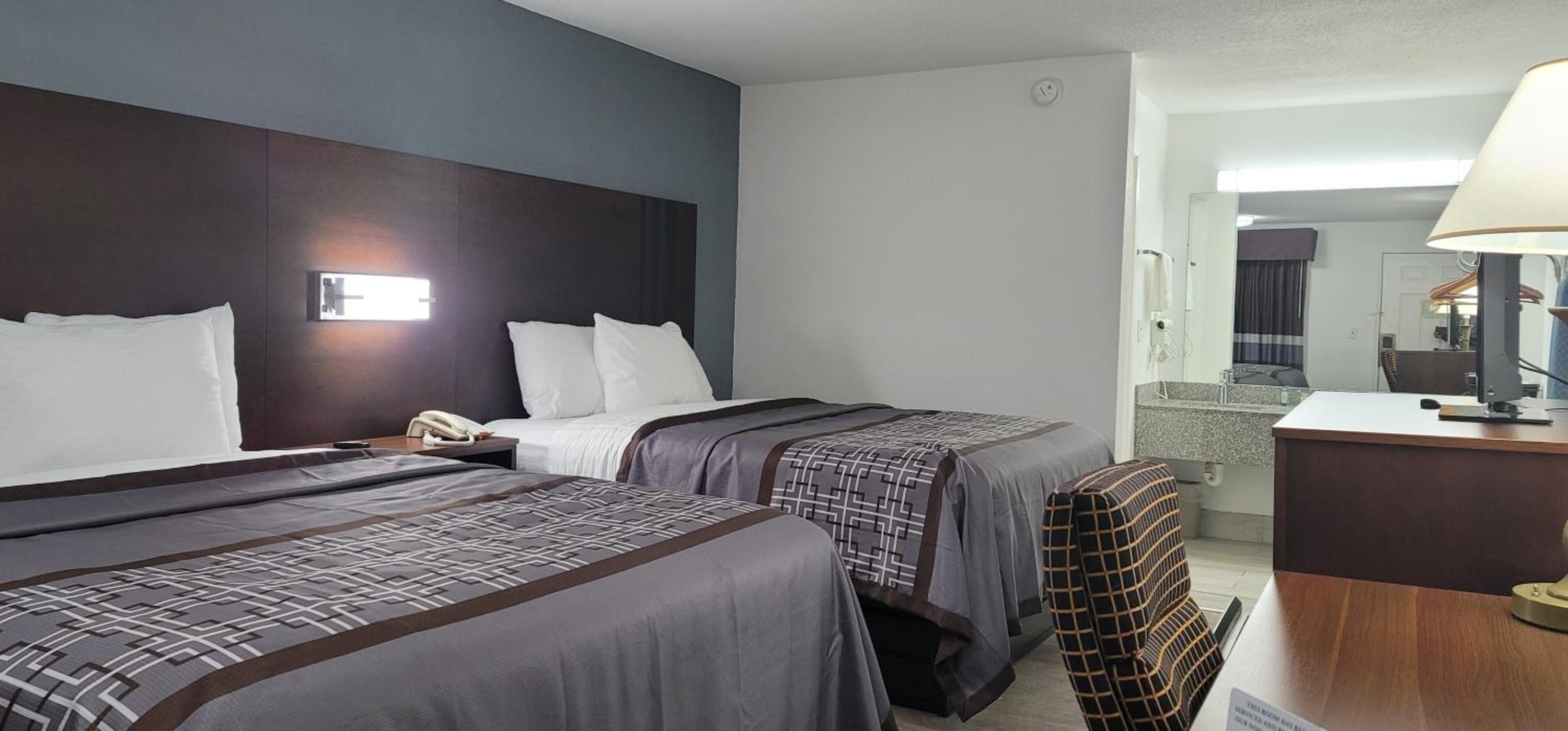 Queen Room - Disability Access photo 3