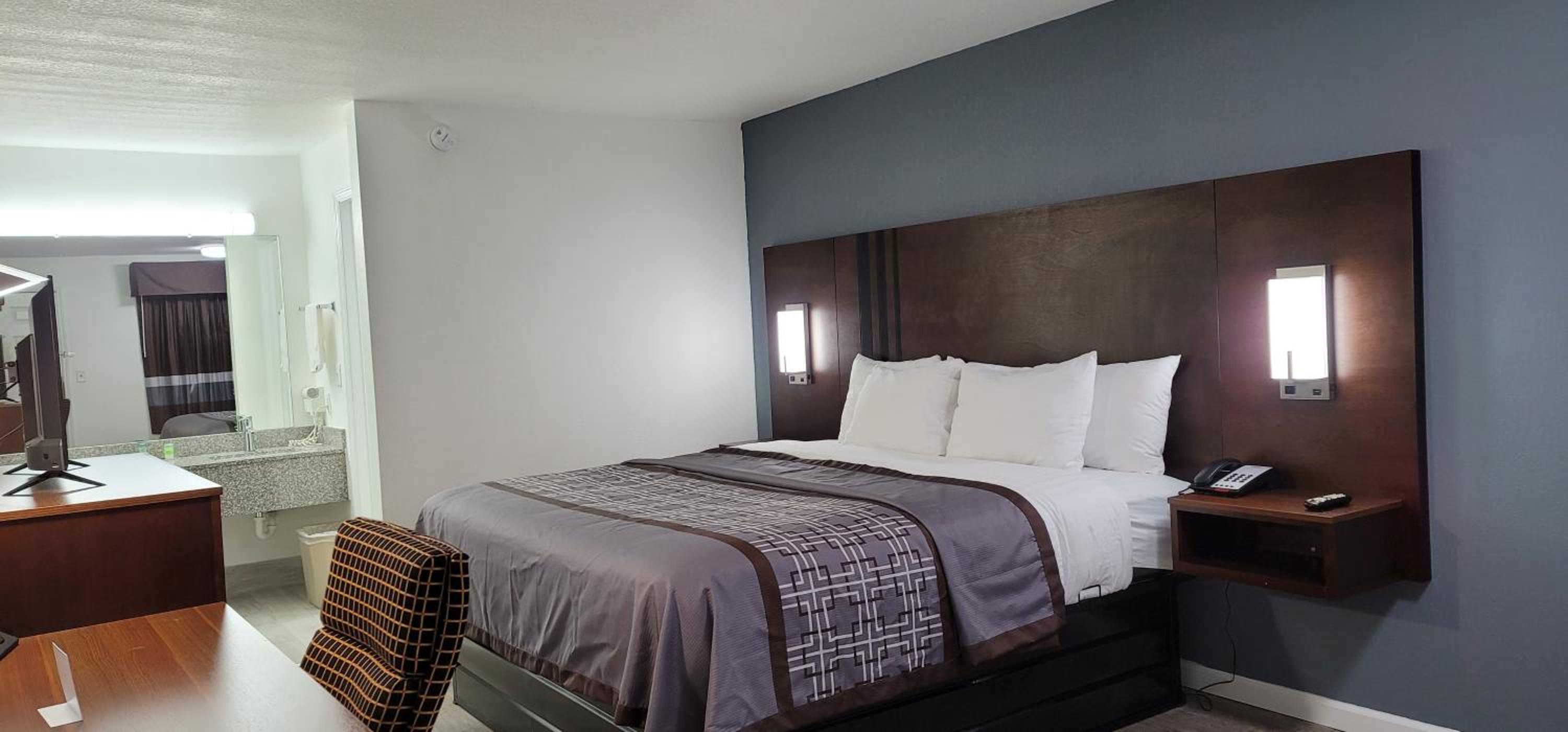 King Room - Non-Smoking - Photo 11