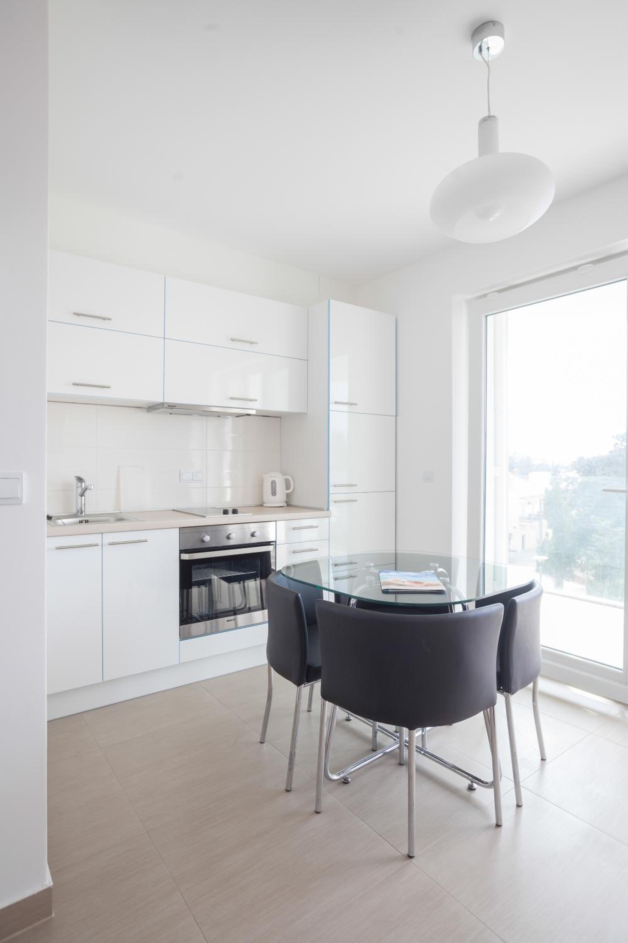 Studio Apartment with Balcony and Sea View - Photo 2