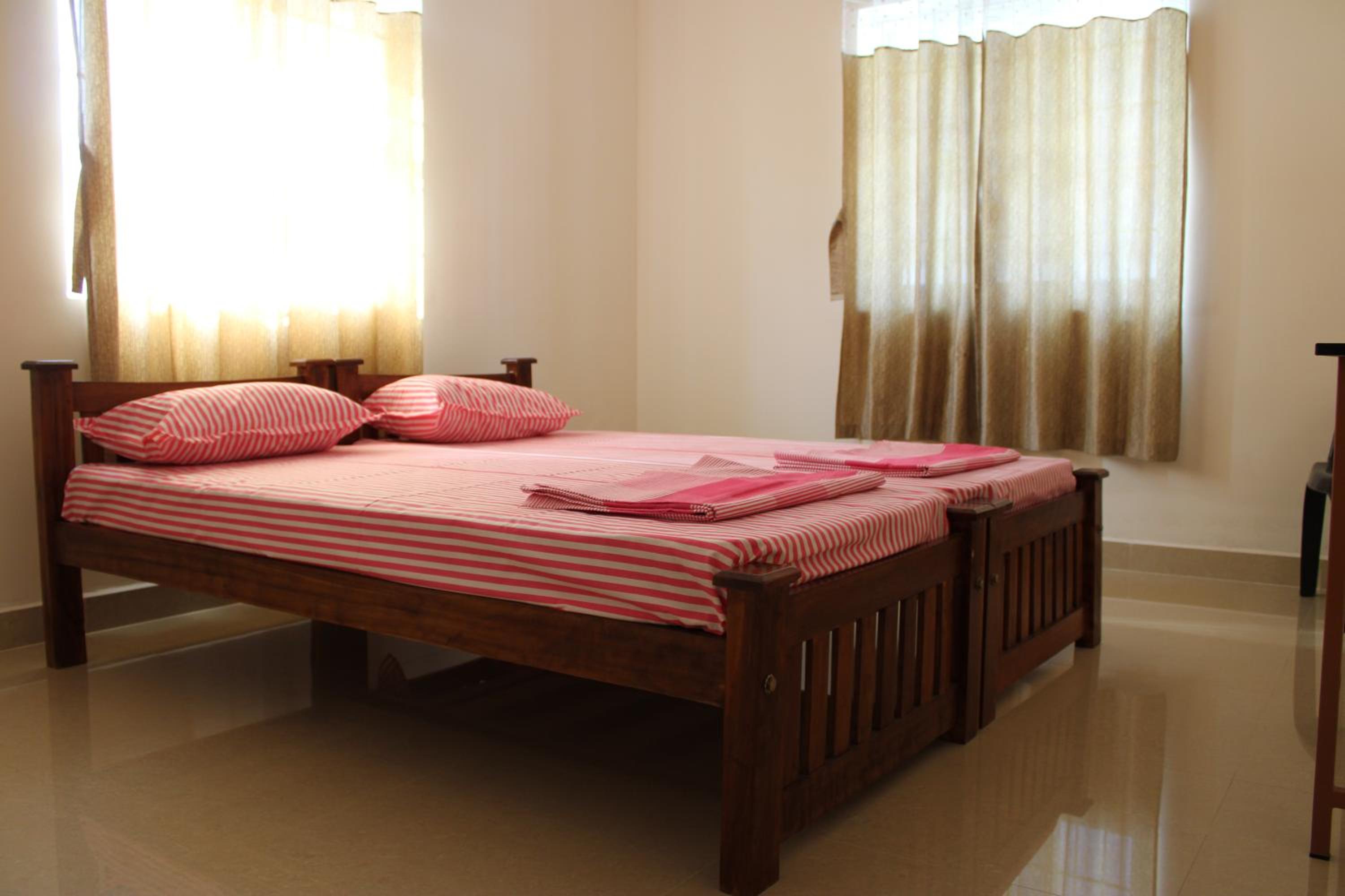 Standard Double Room with Fan - Photo 5