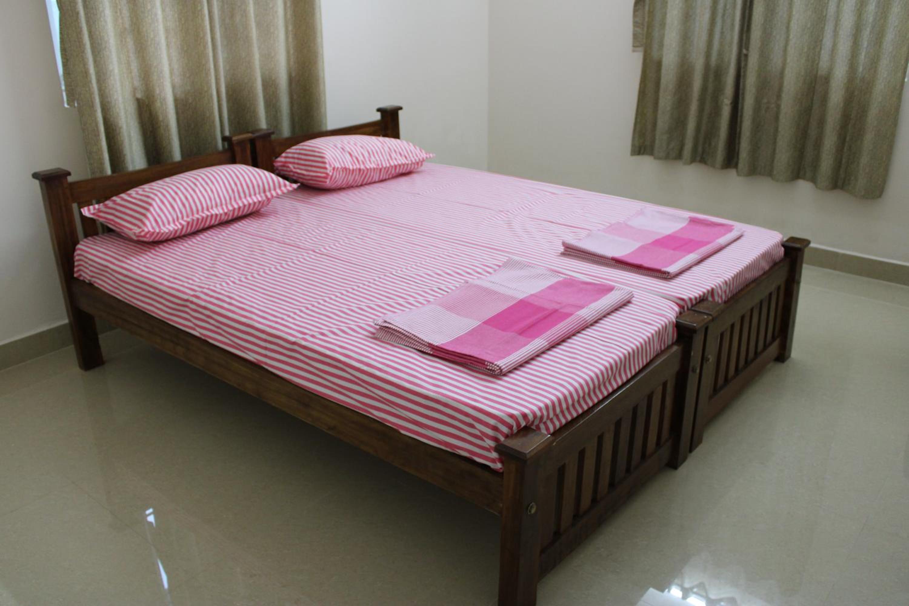 Standard Double Room with Fan - Photo 6