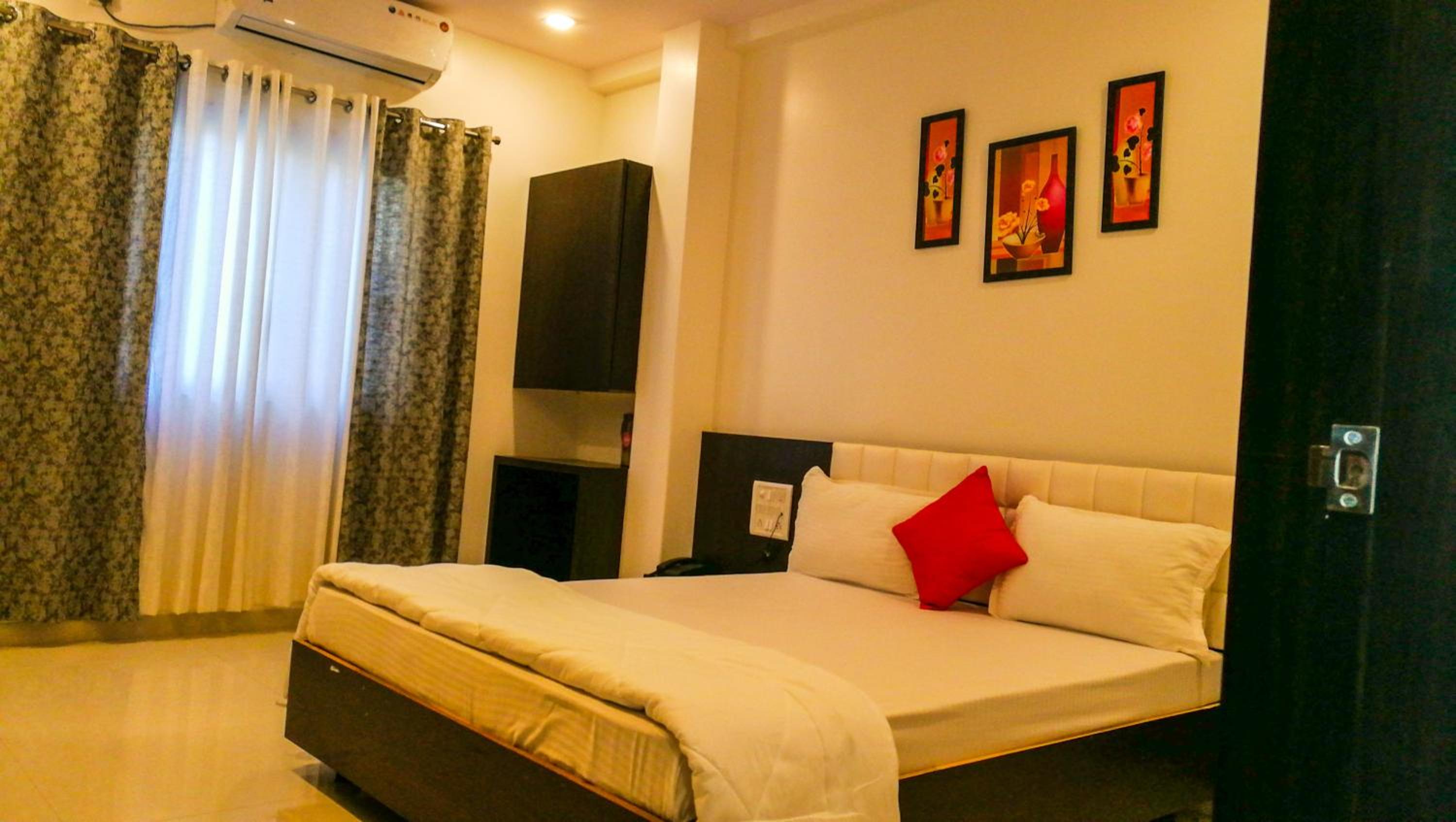 Super Deluxe Double Room - Photo 23