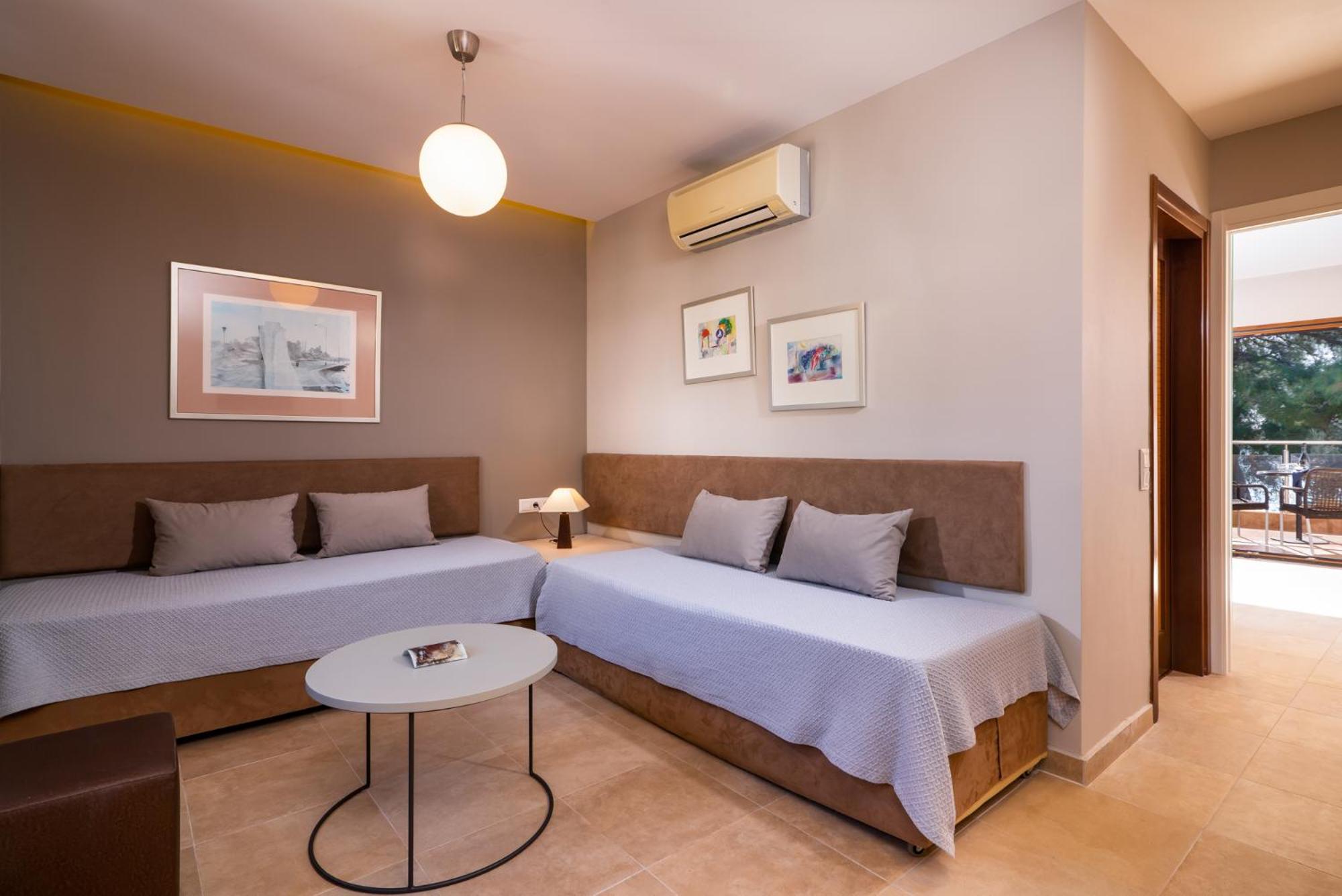 Deluxe Junior Suite Beach Front - Photo 4