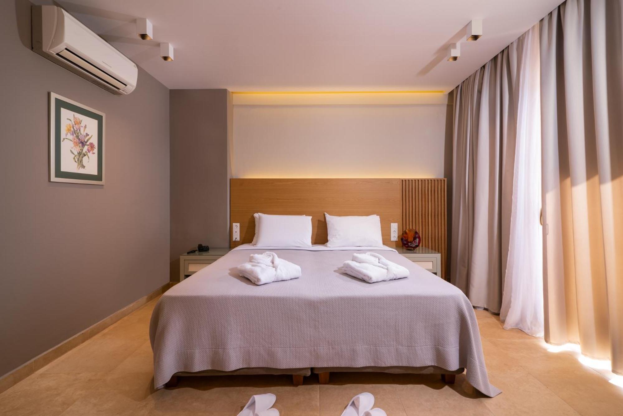 Deluxe Junior Suite Beach Front - Photo 2
