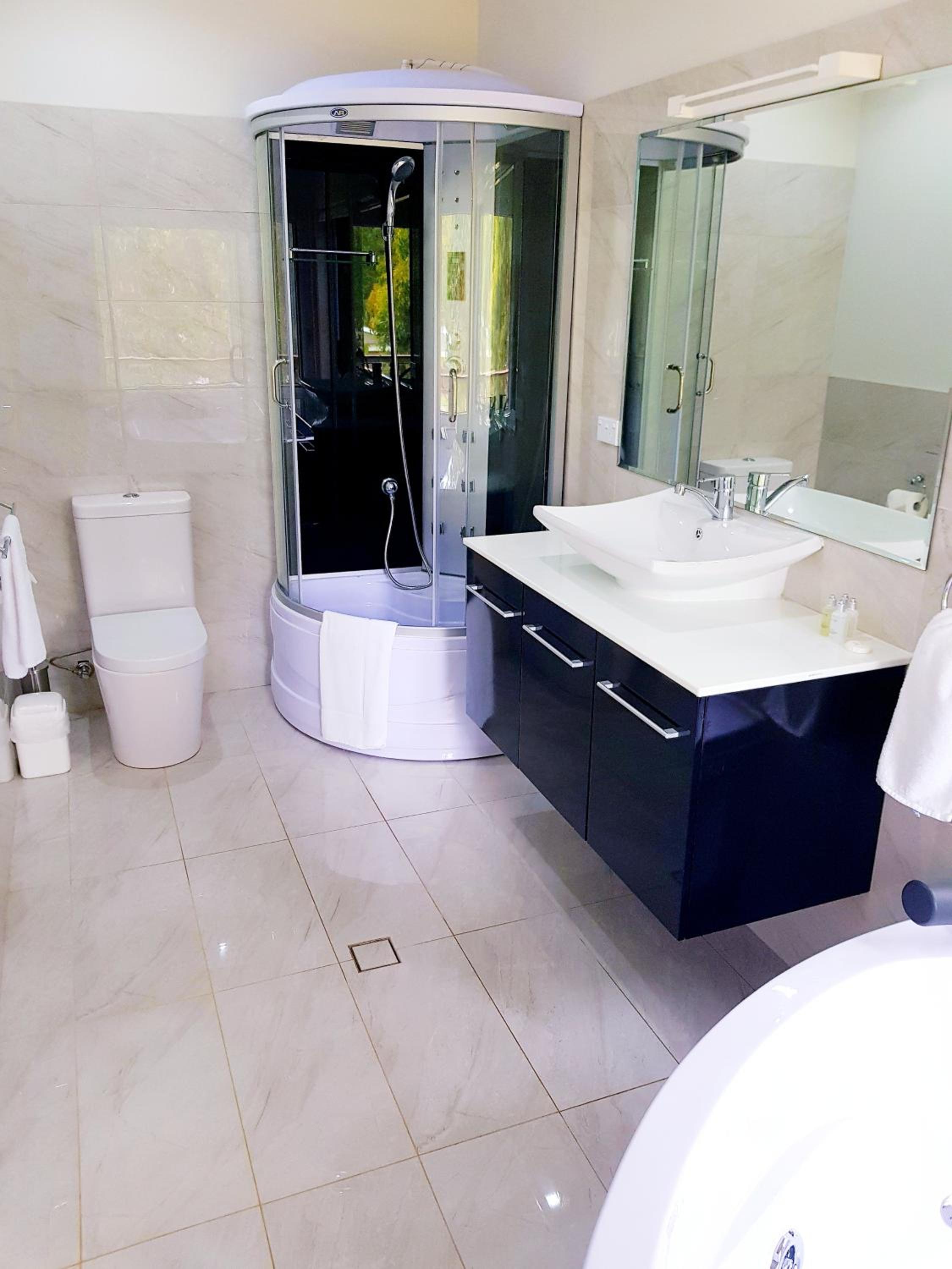 King Room with Spa Bath photo 3