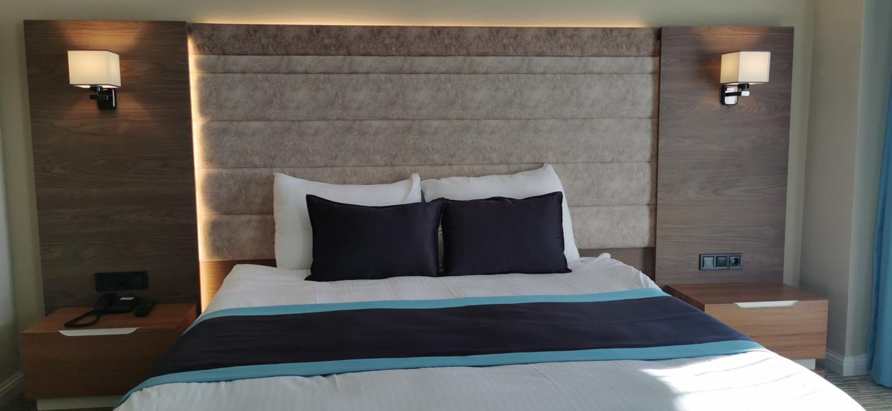 Suite with Spa Bath photo 3