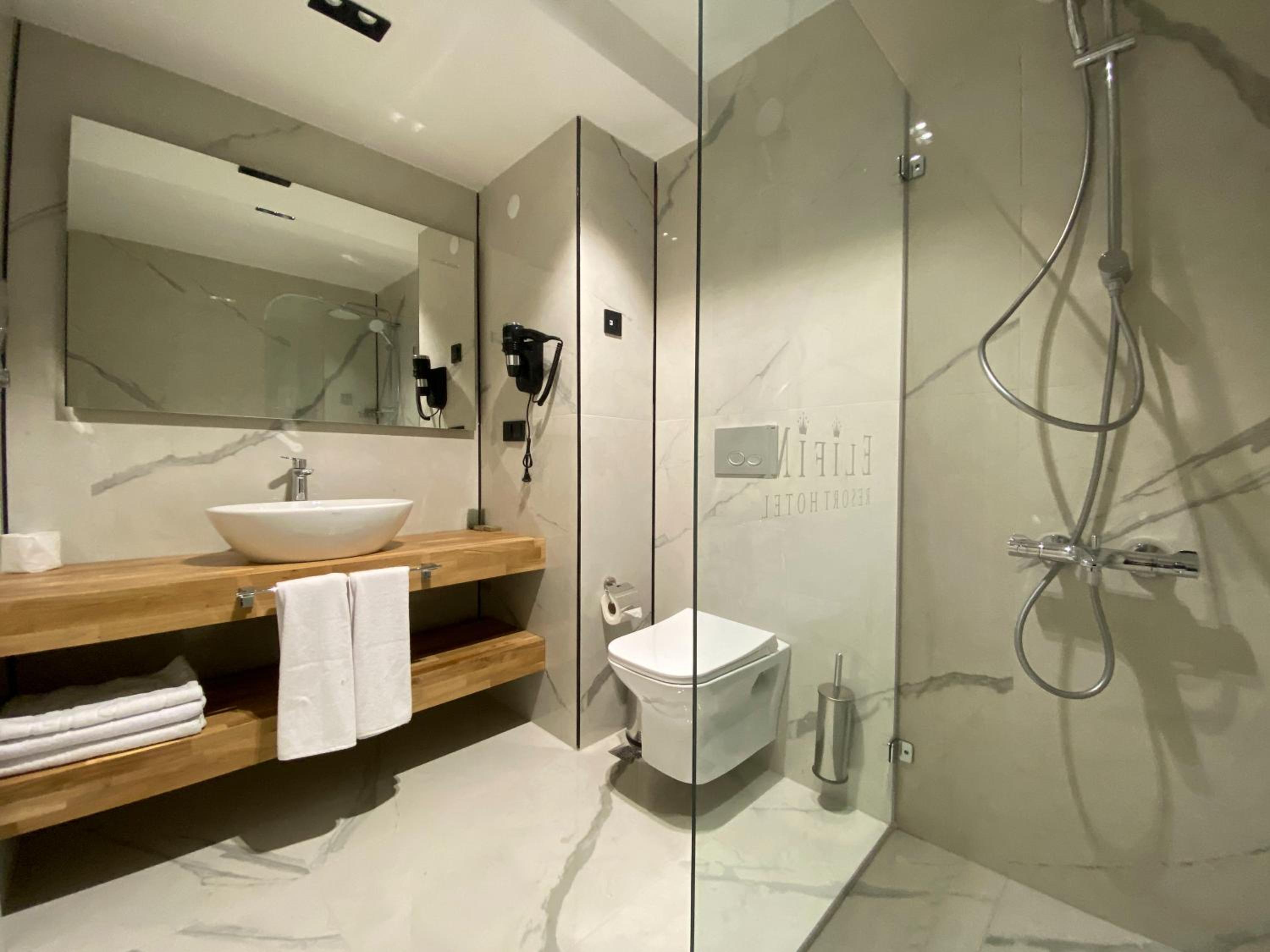 Standard Double Room - Photo 6